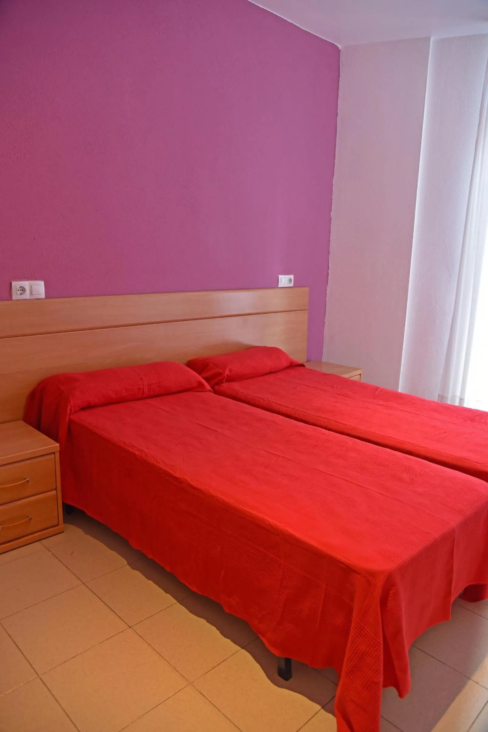 Bedroom, Bed in Apartamentos AR Dosjoimi