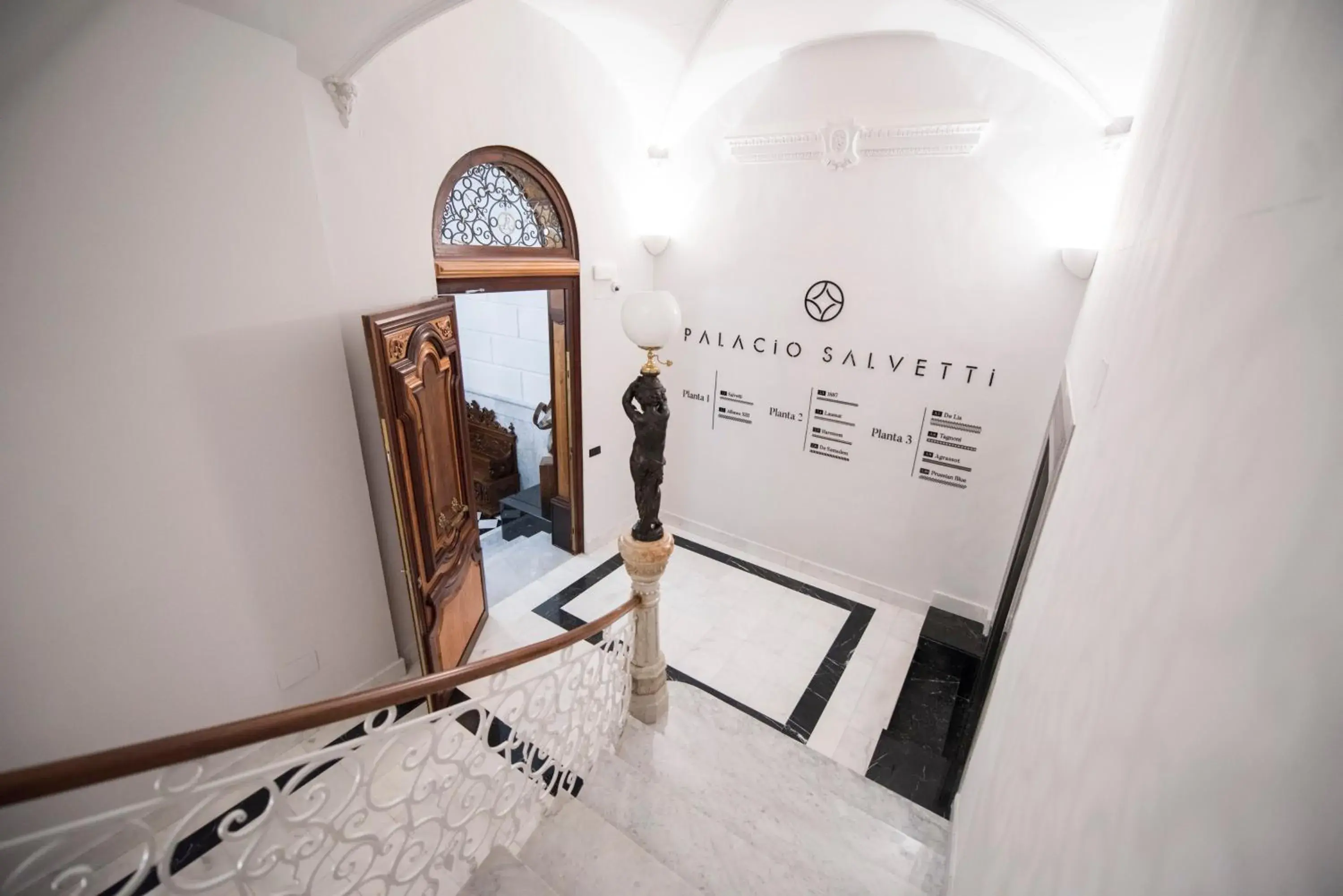 Lobby or reception, Bed in Palacio Salvetti Suites Lobby or reception, Bed in Palacio Salvetti Suites