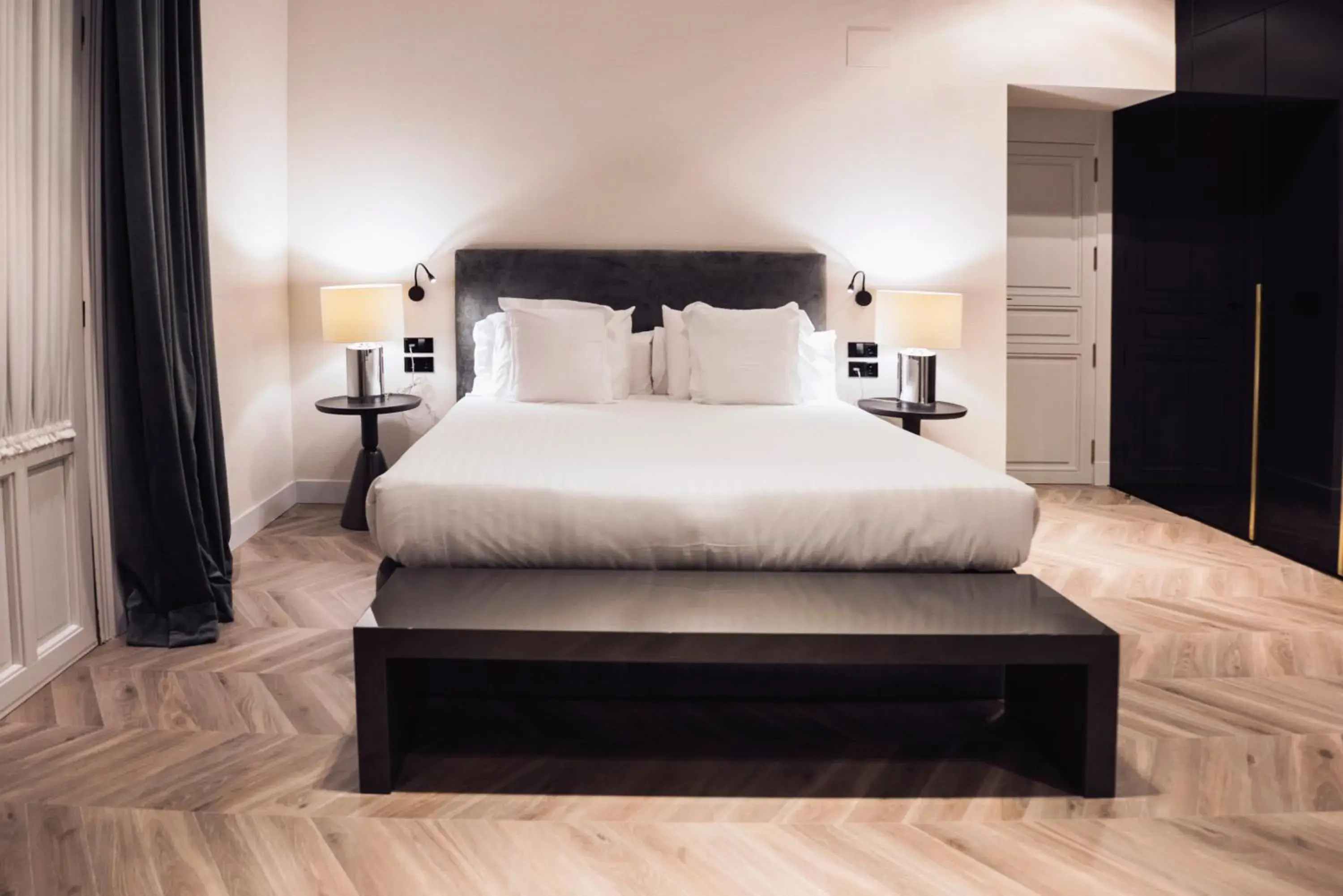 Bedroom, Bed in Palacio Salvetti Suites Bedroom, Bed in Palacio Salvetti Suites