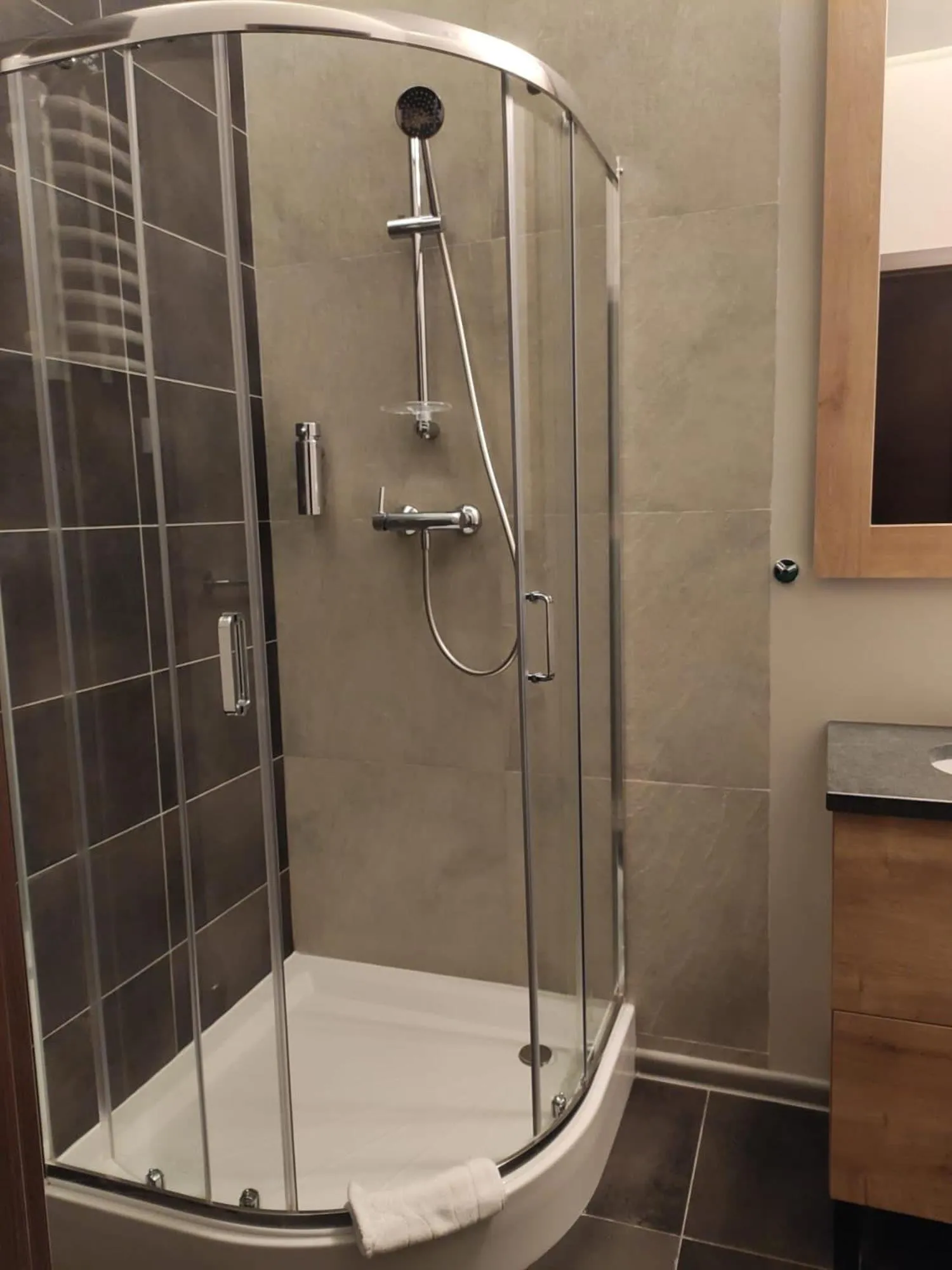 Shower in Art Hotel's Sosnowiec