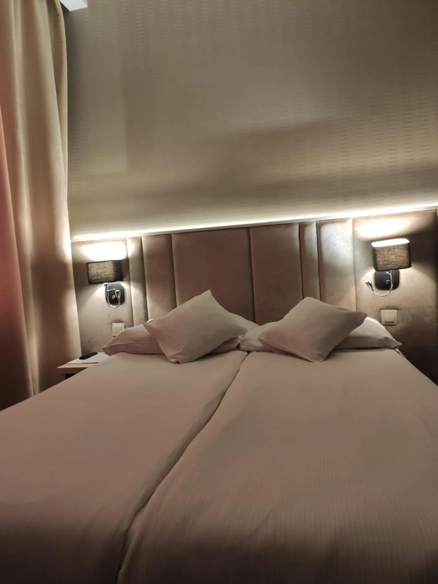 Bed in Art Hotel's Sosnowiec