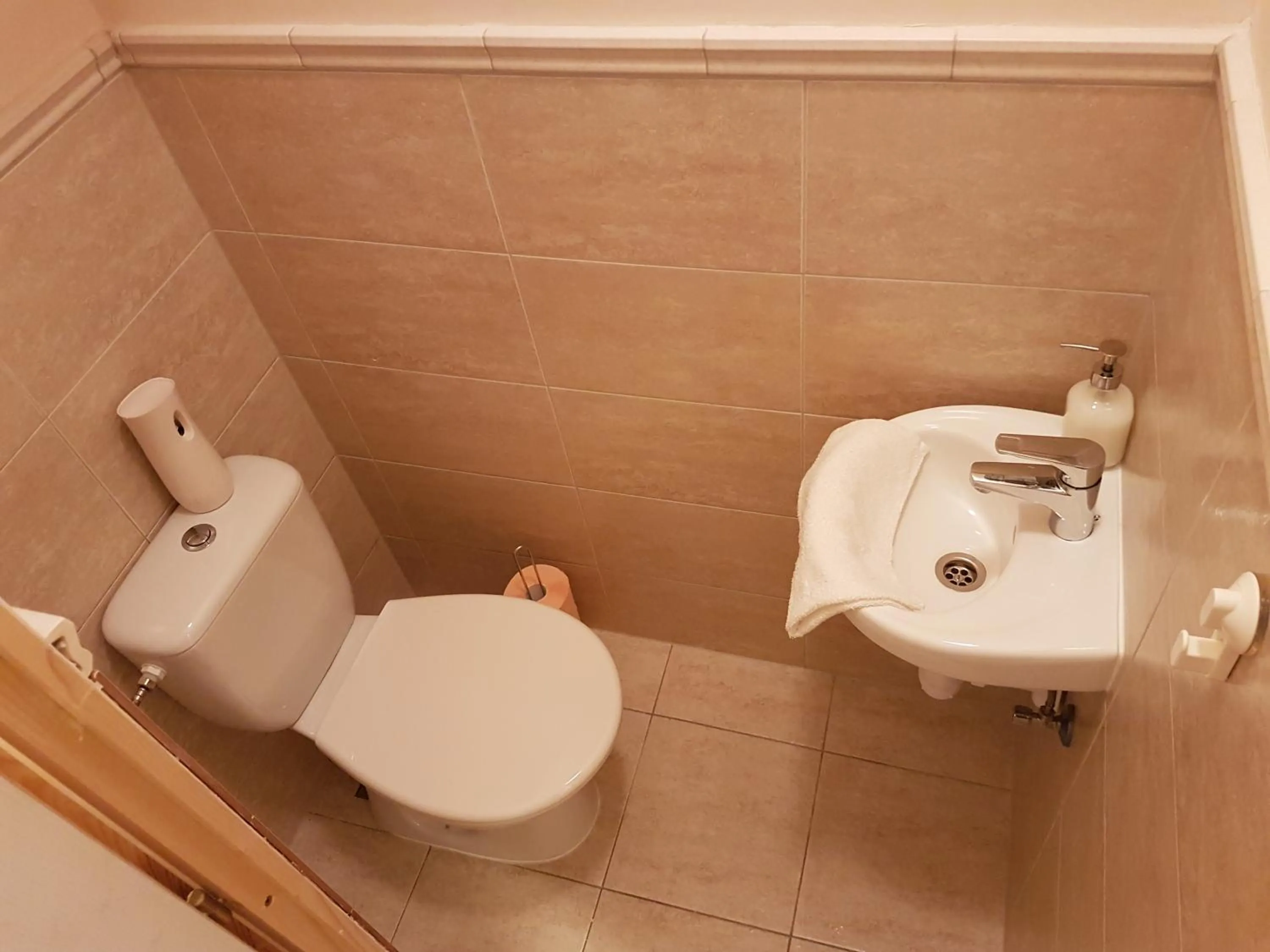 Toilet in Hédi Vendégház Eger