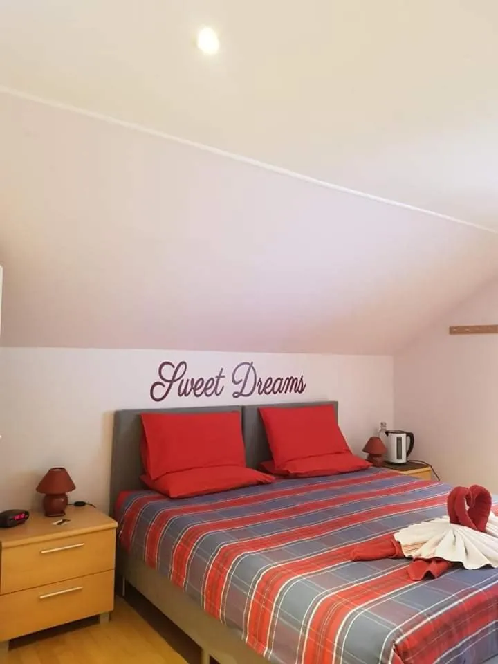 B&B Woodside