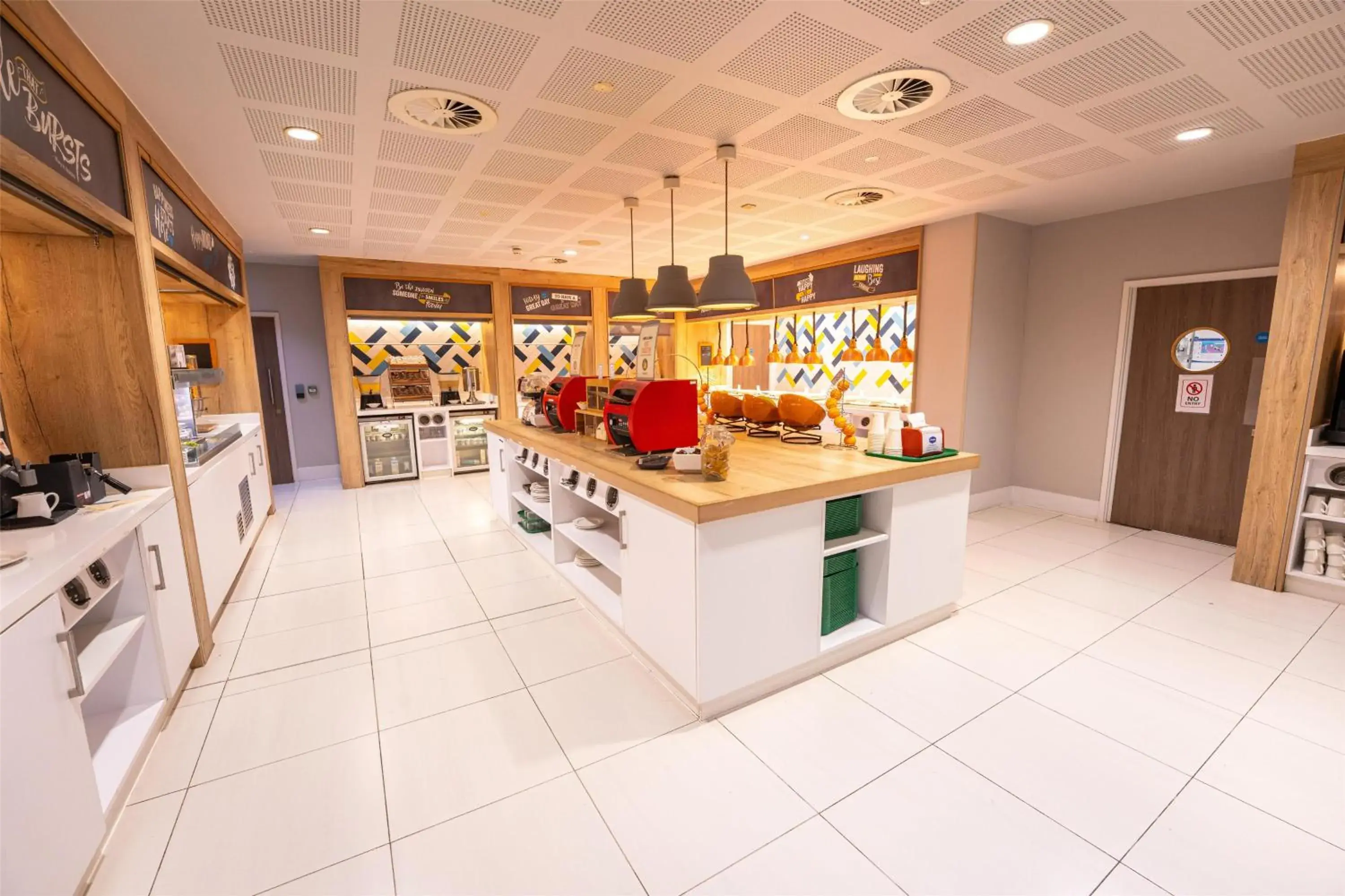 Breakfast in Hampton By Hilton Bristol Airport Breakfast in Hampton By Hilton Bristol Airport