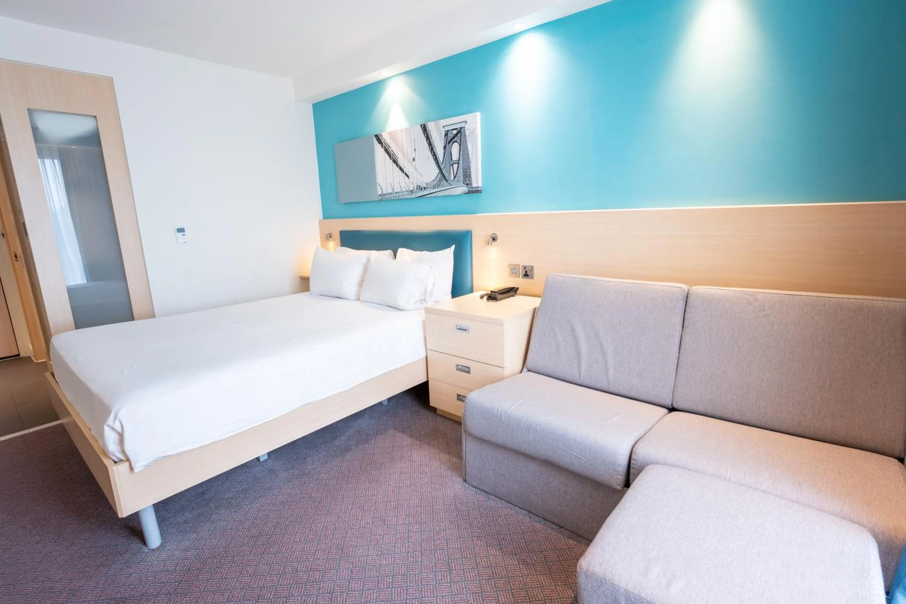 Bedroom, Bed in Hampton By Hilton Bristol Airport