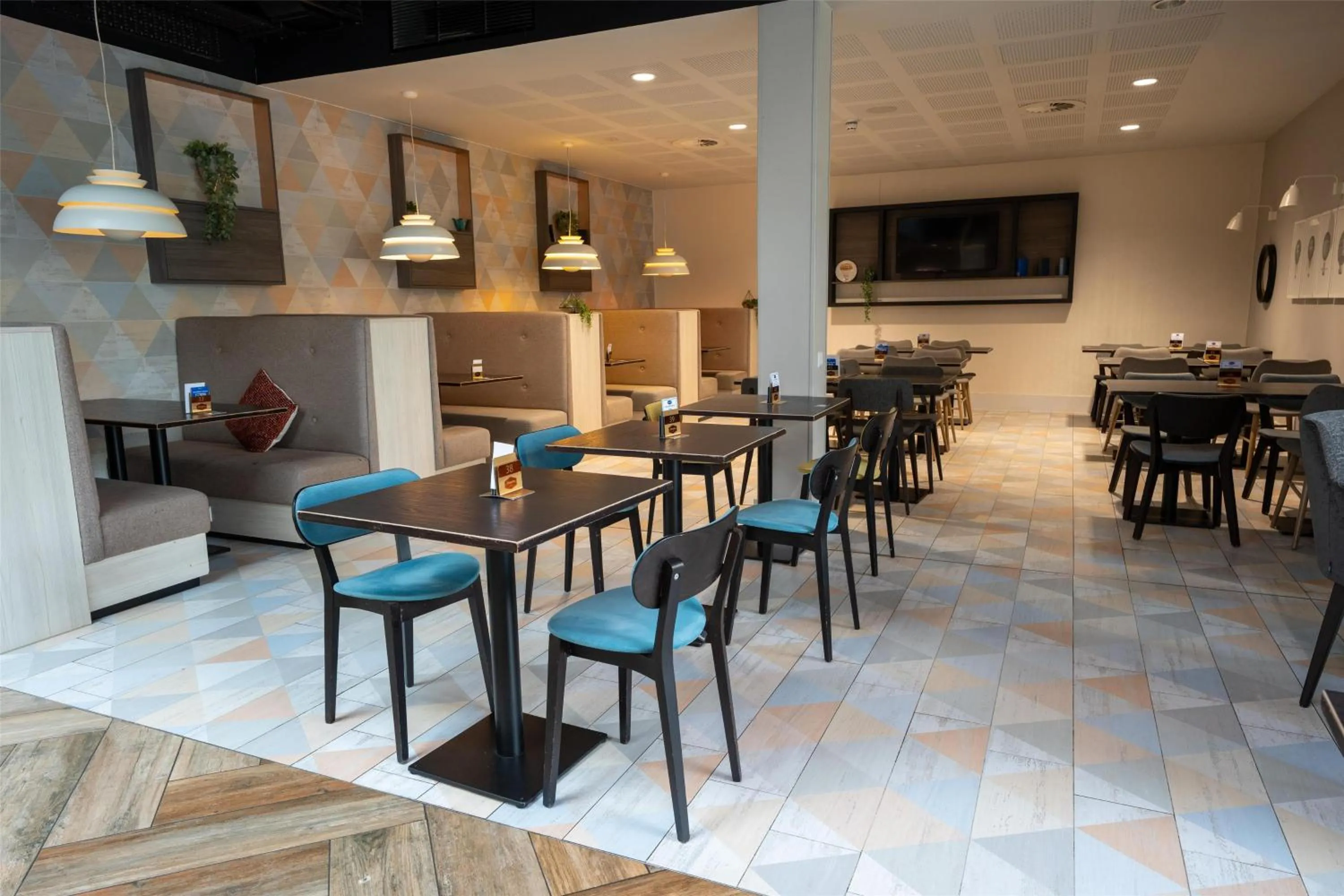 Lobby or reception in Hampton By Hilton Bristol Airport