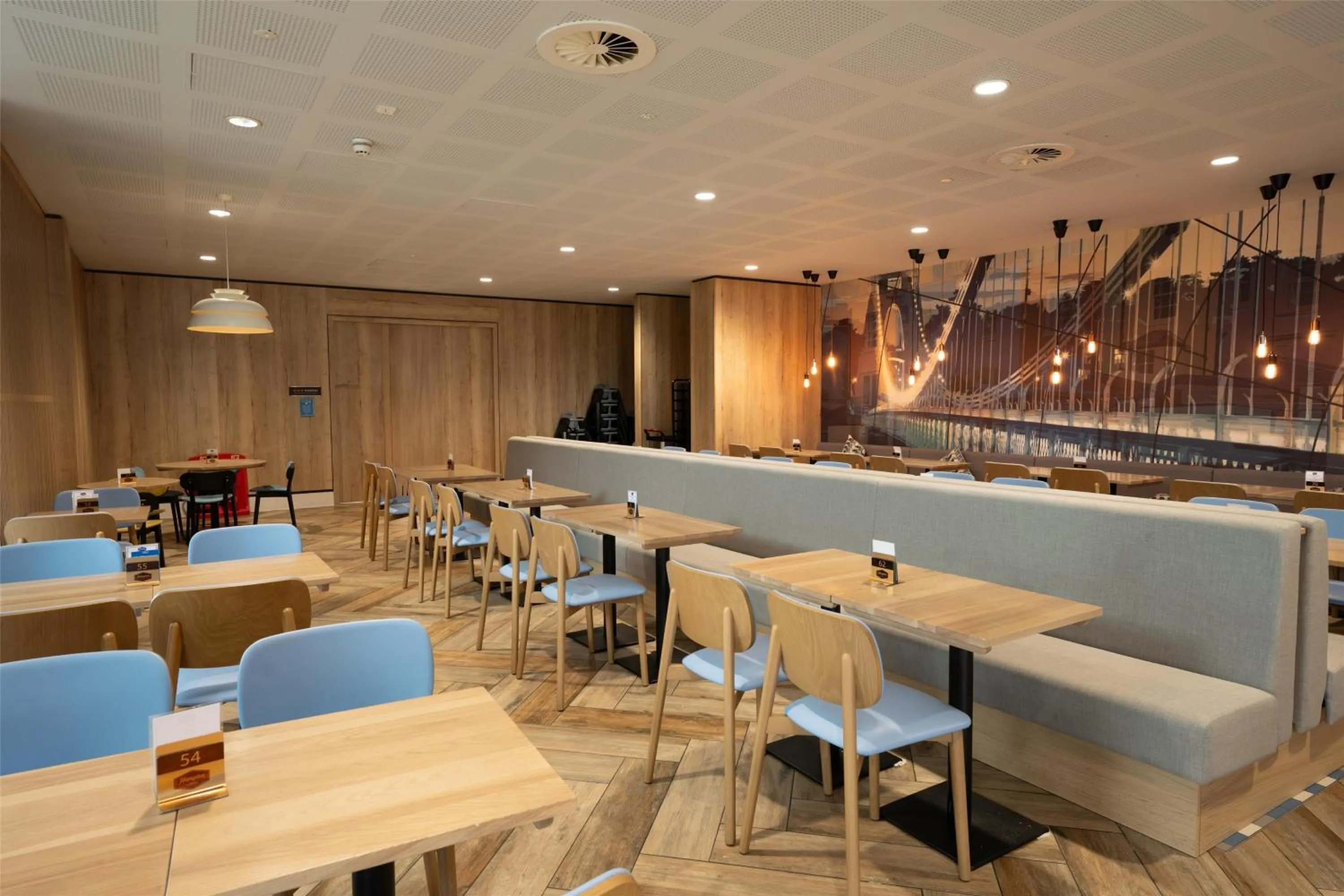 Lobby or reception in Hampton By Hilton Bristol Airport
