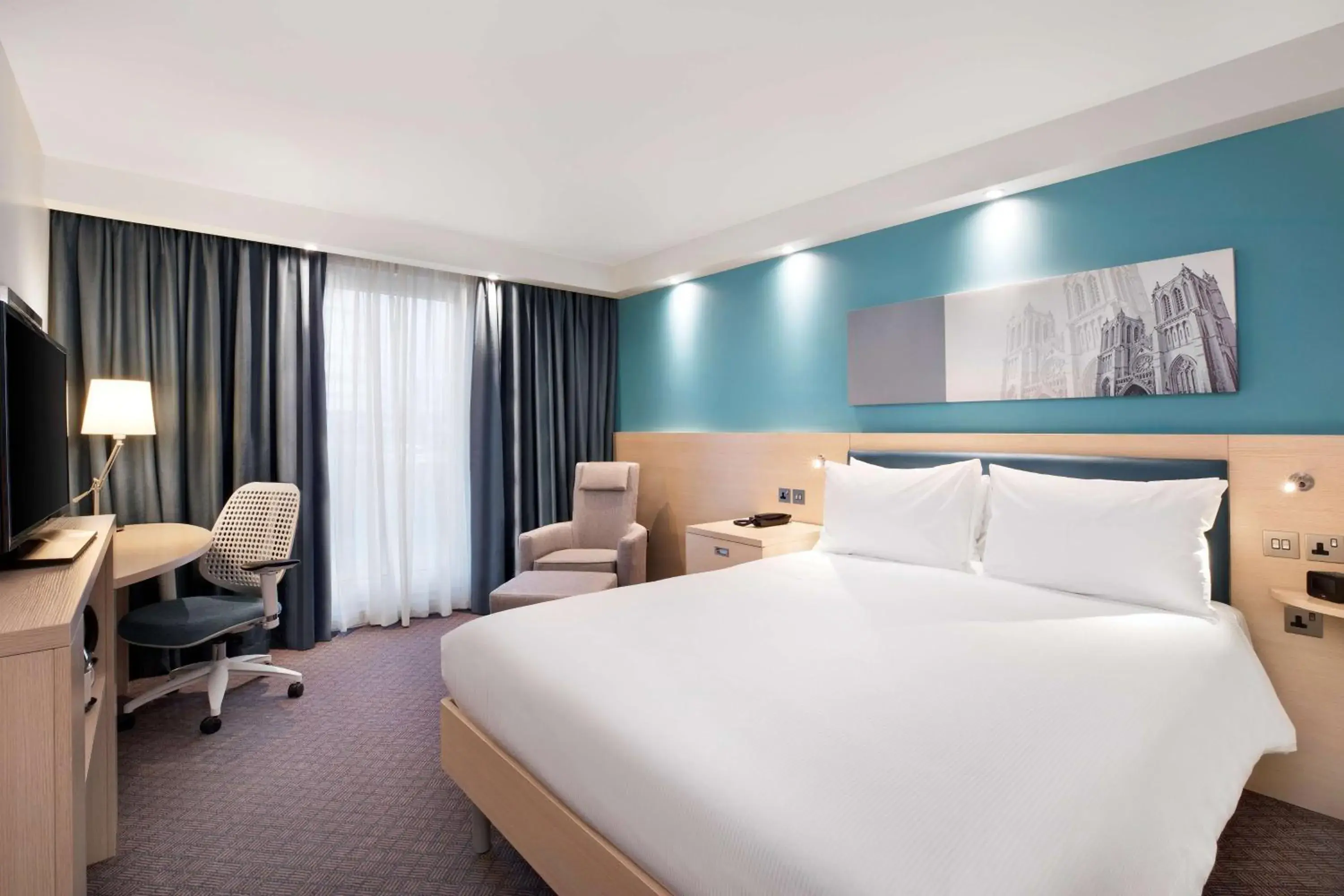 Bed in Hampton By Hilton Bristol Airport Bed in Hampton By Hilton Bristol Airport