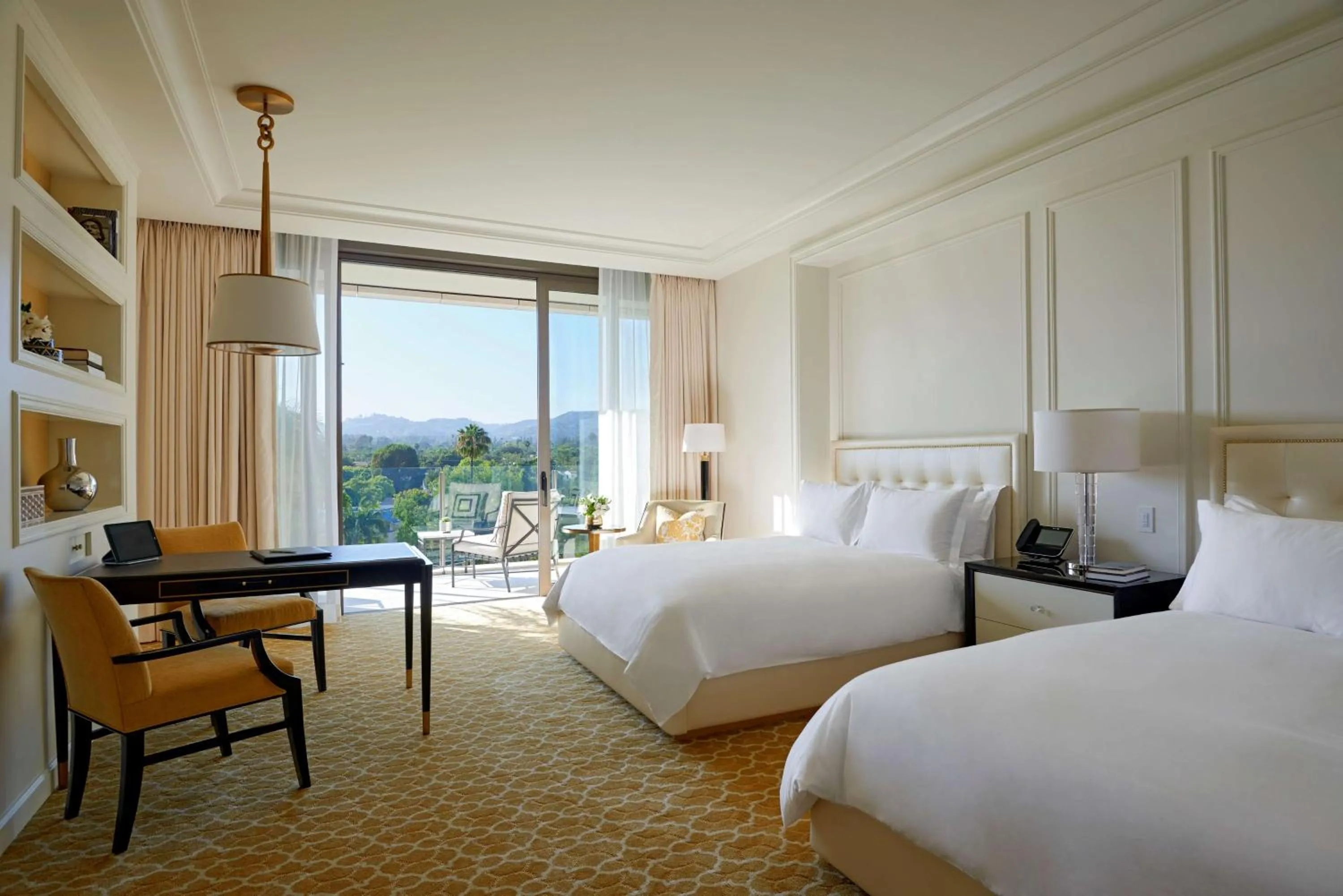 Bed in Waldorf Astoria Beverly Hills