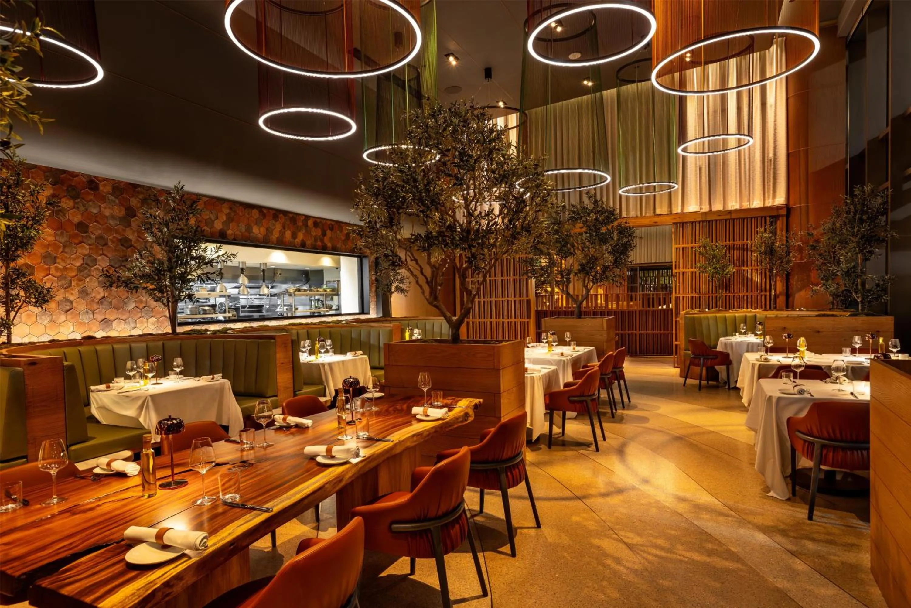 Restaurant/places to eat in Waldorf Astoria Beverly Hills