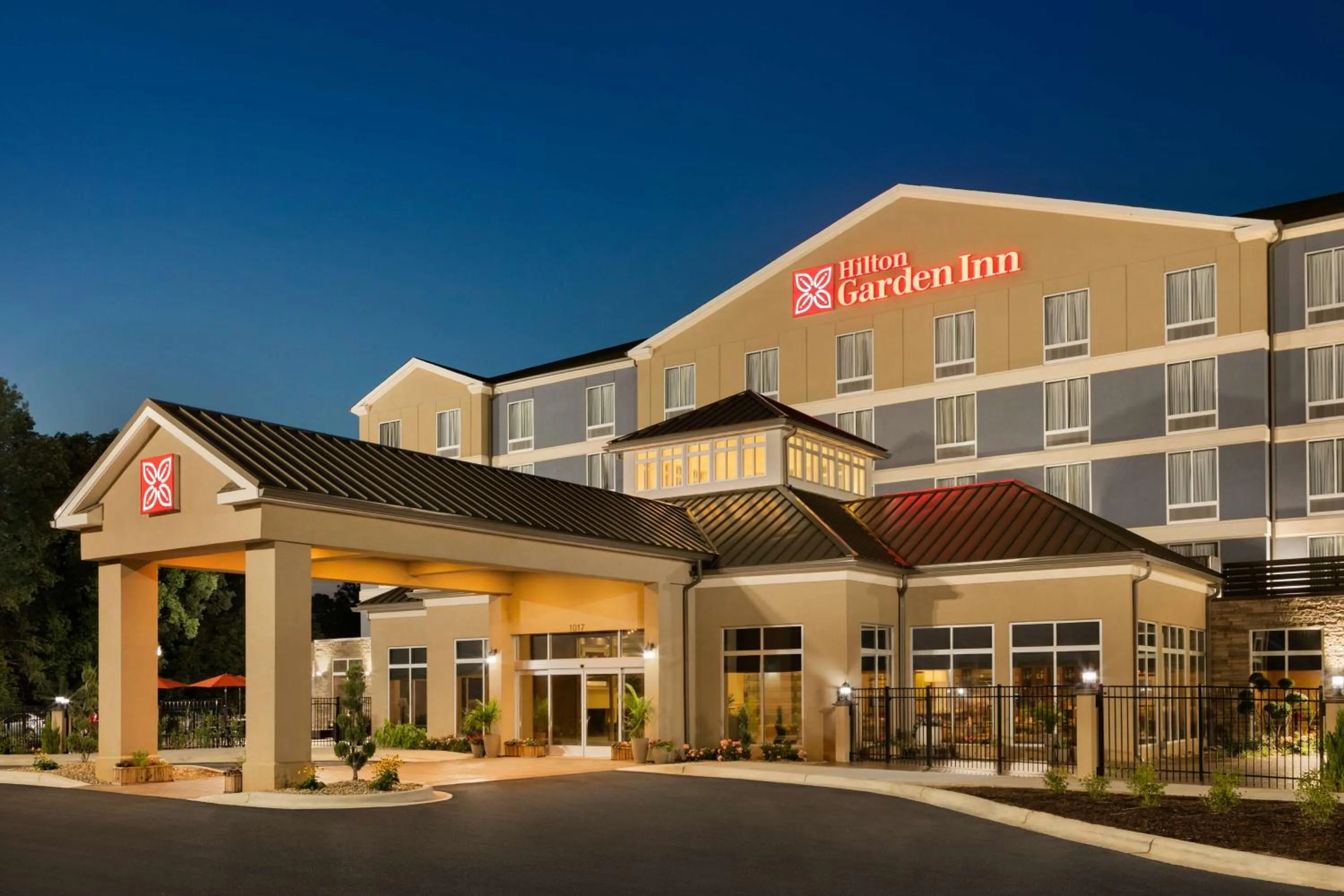 Property building in Hilton Garden Inn Statesville