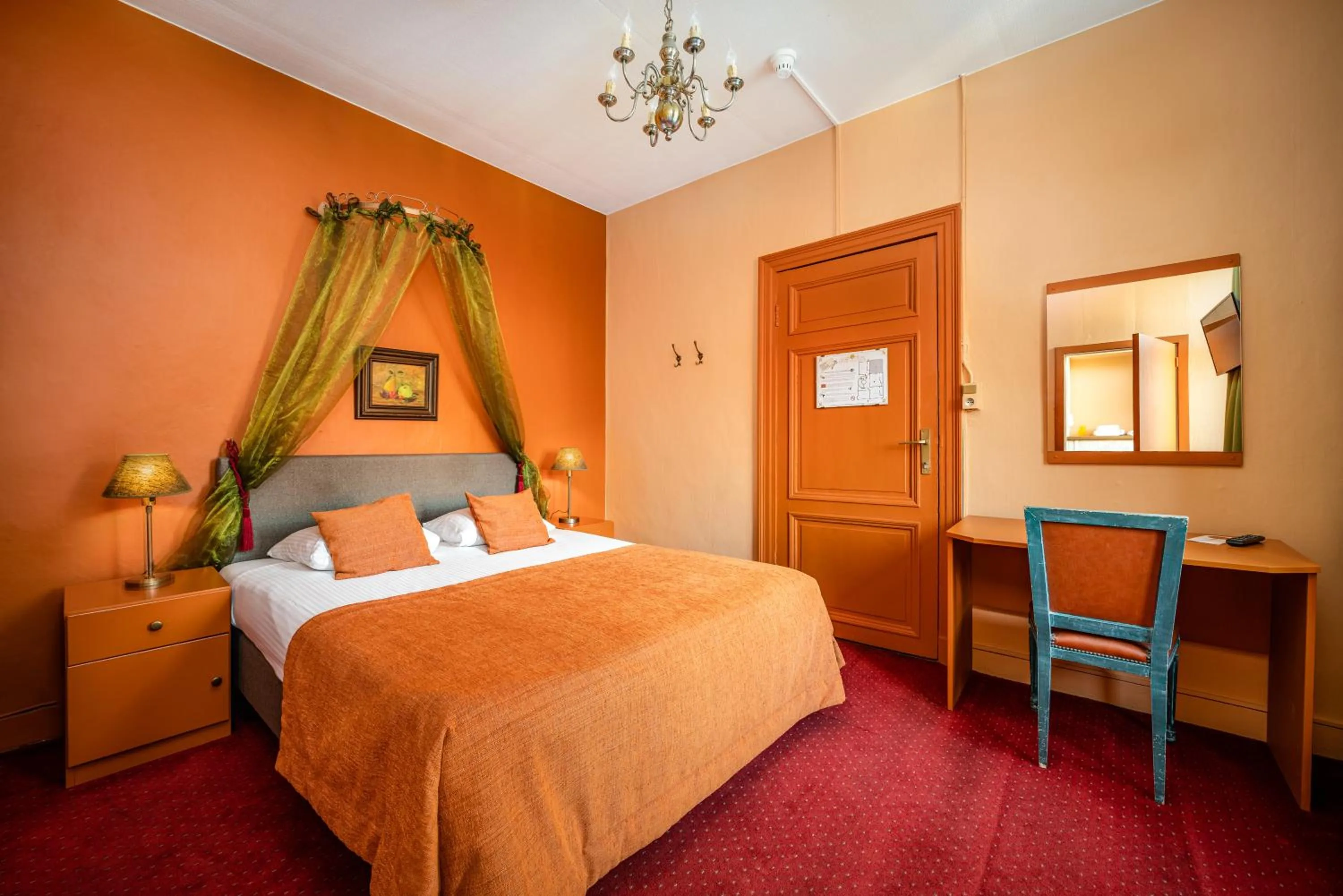 Bedroom, Bed in Hotel Van Eyck