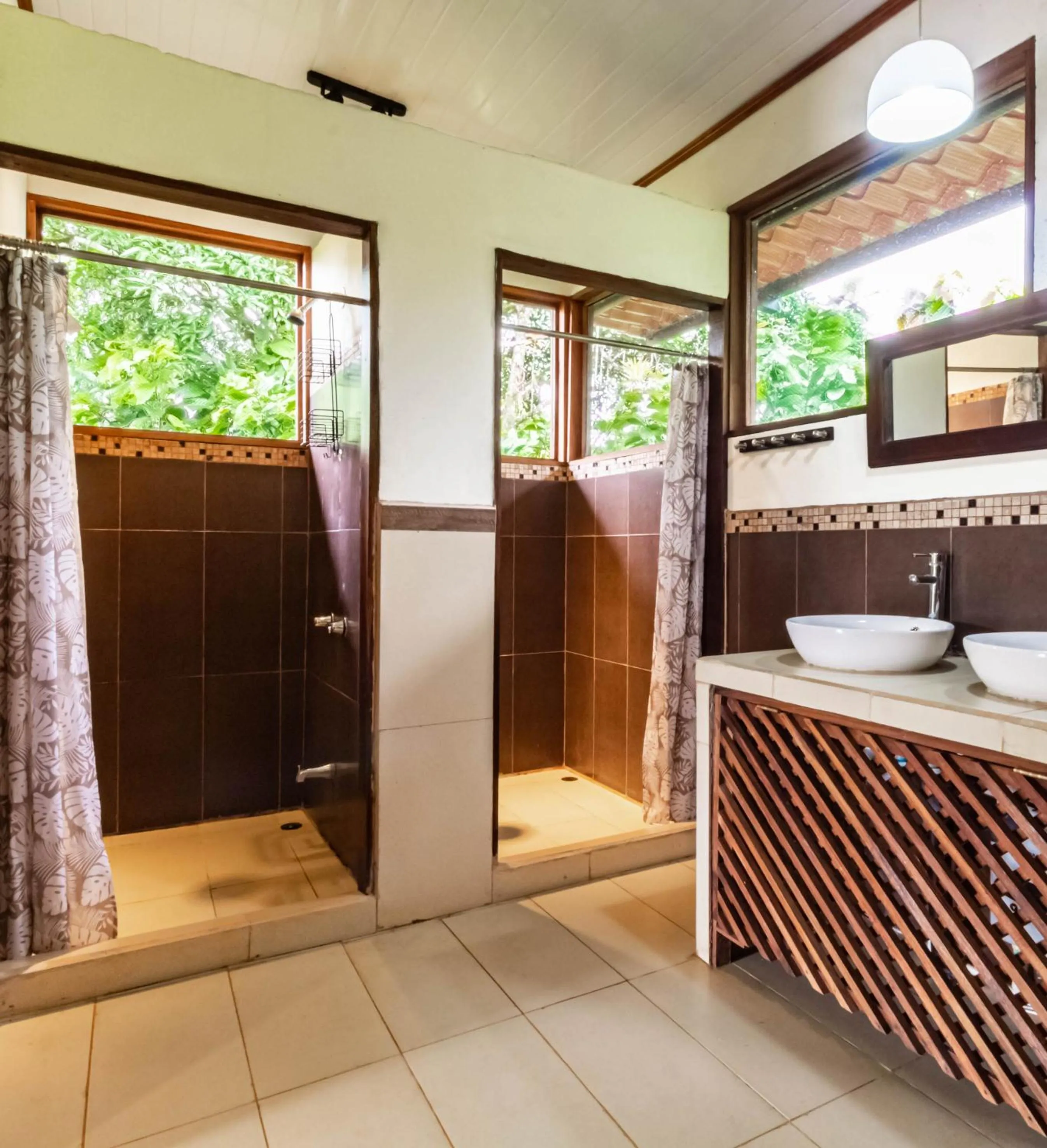 Bathroom in La Anita Rain Forest