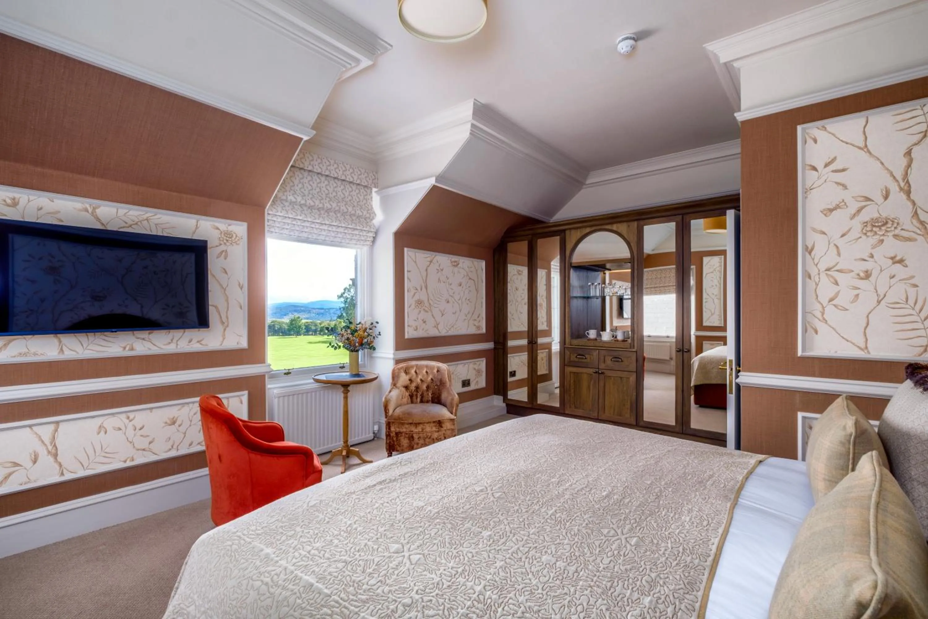 Bed in Douneside House