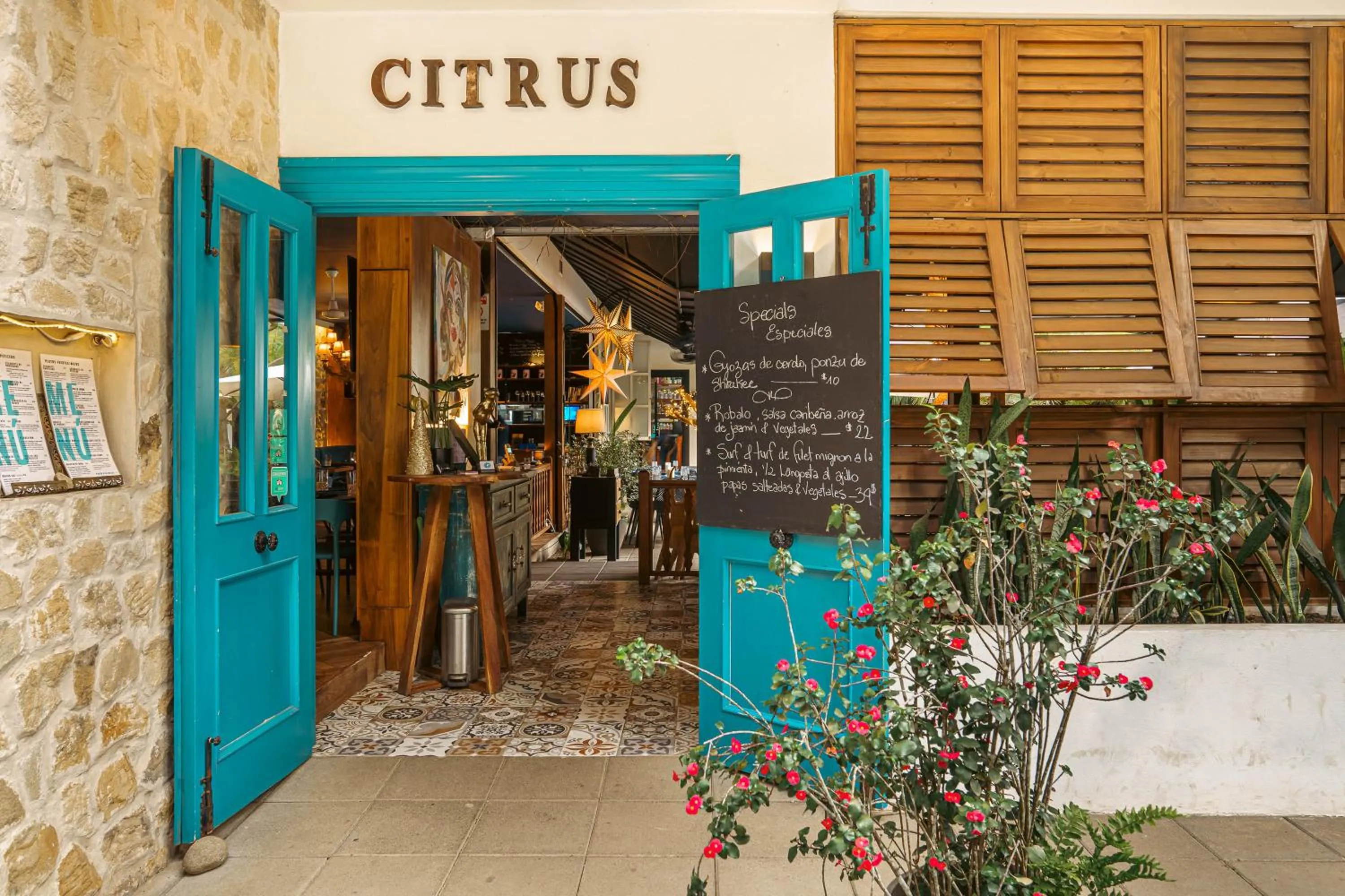 Restaurant/places to eat in Boutique Hotel y Spa Tangara Azul