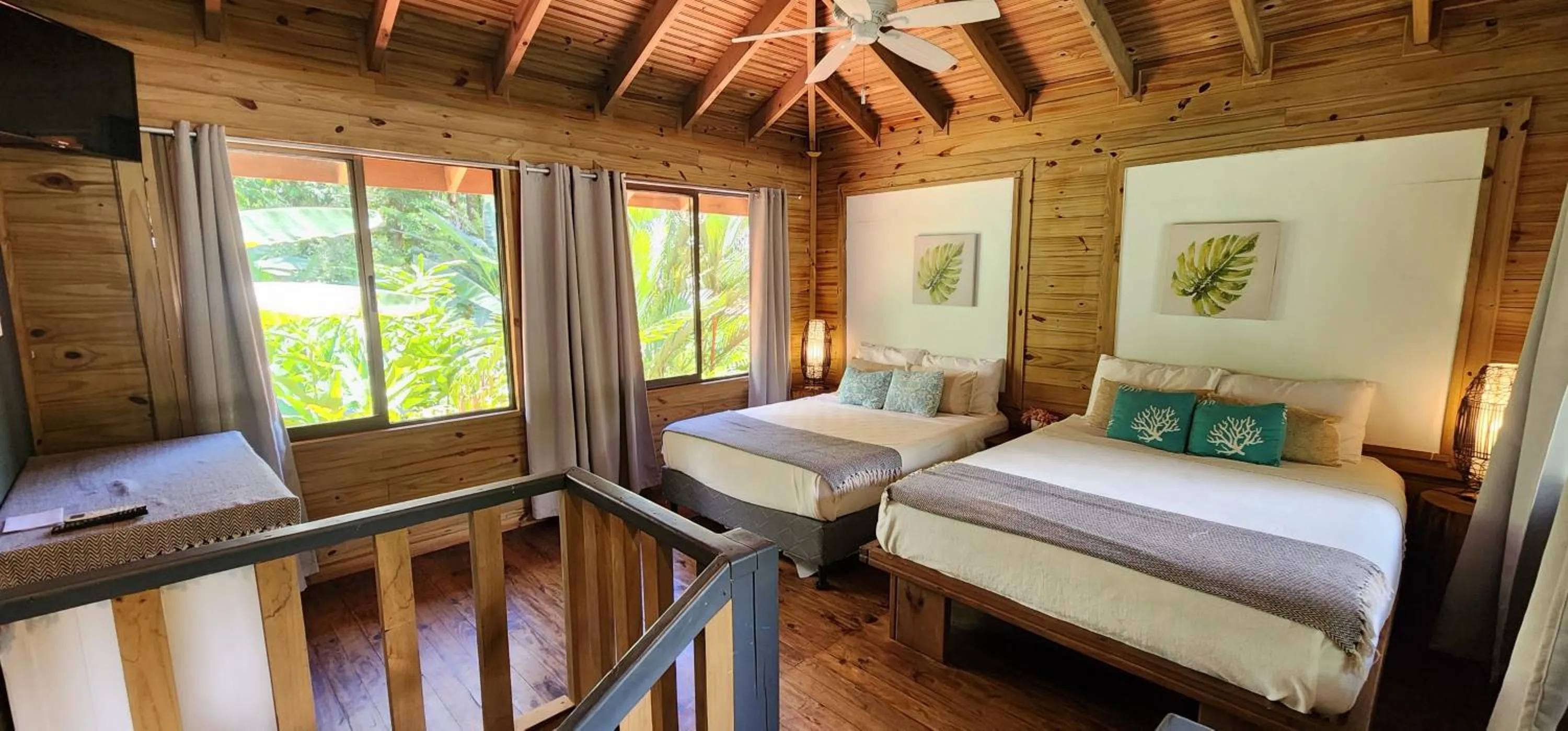 Photo of the whole room, Bed in Boutique Hotel y Spa Tangara Azul