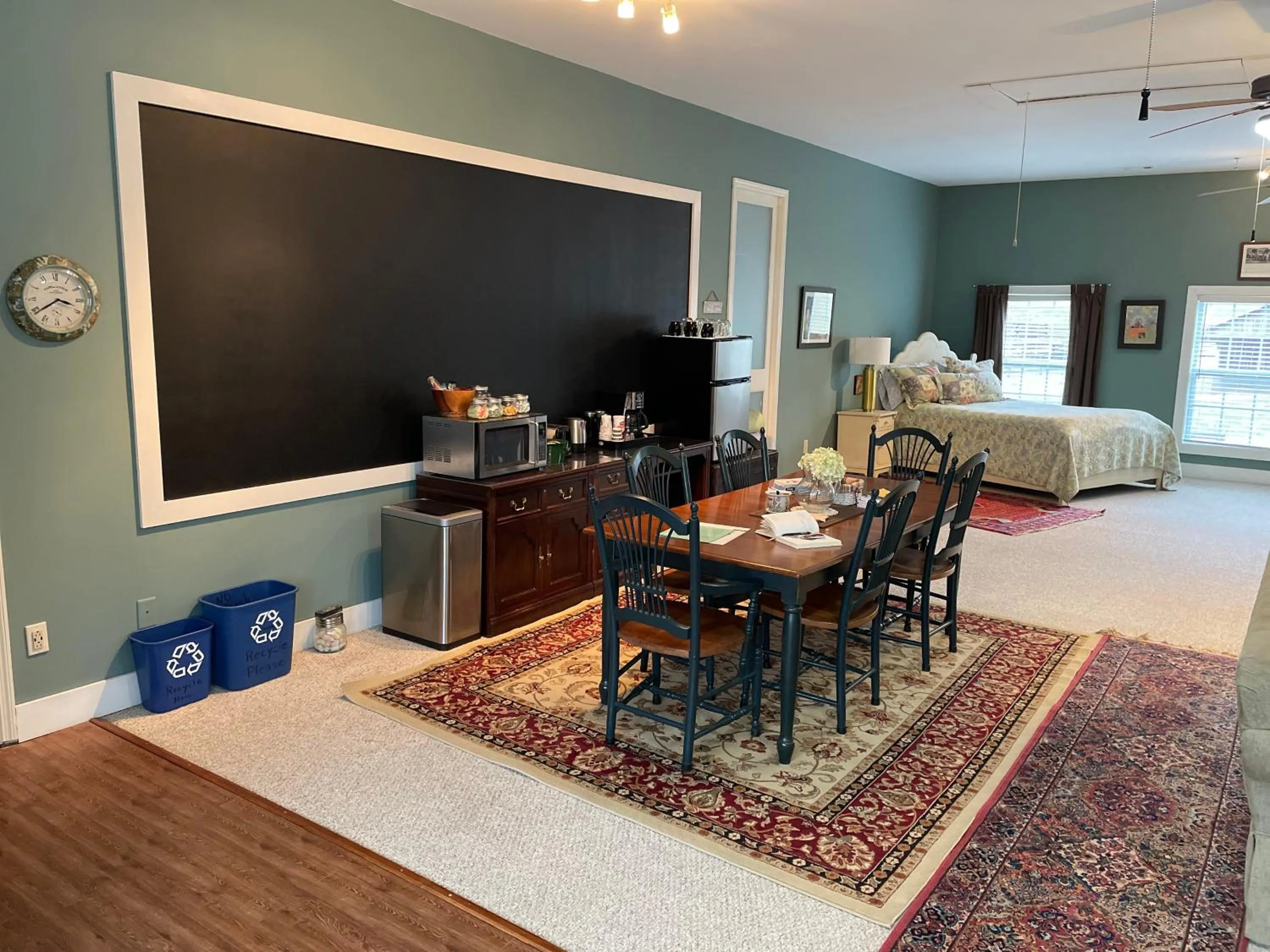 Dining area in Full Circle Farm Inn