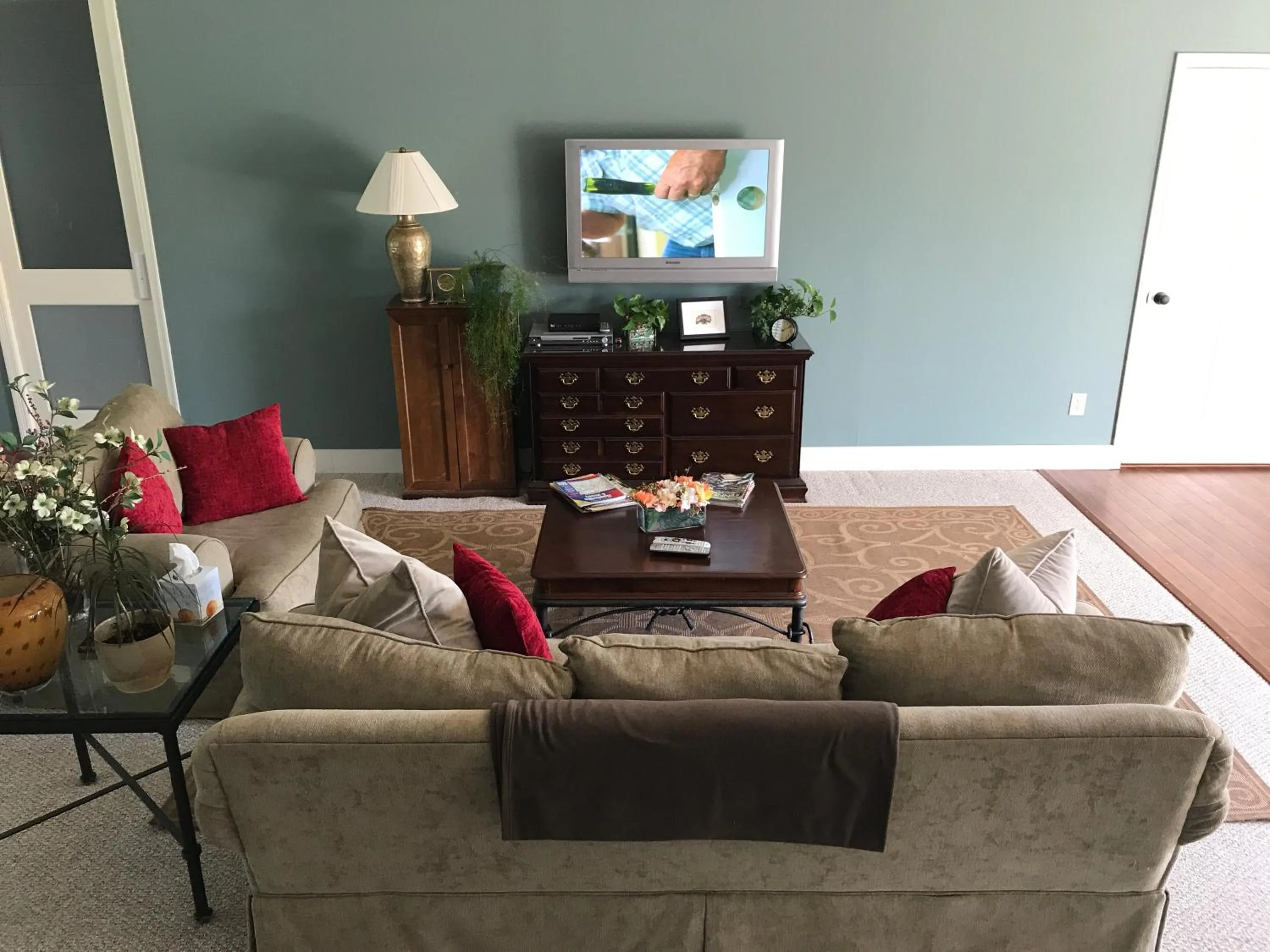 TV and multimedia in Full Circle Farm Inn