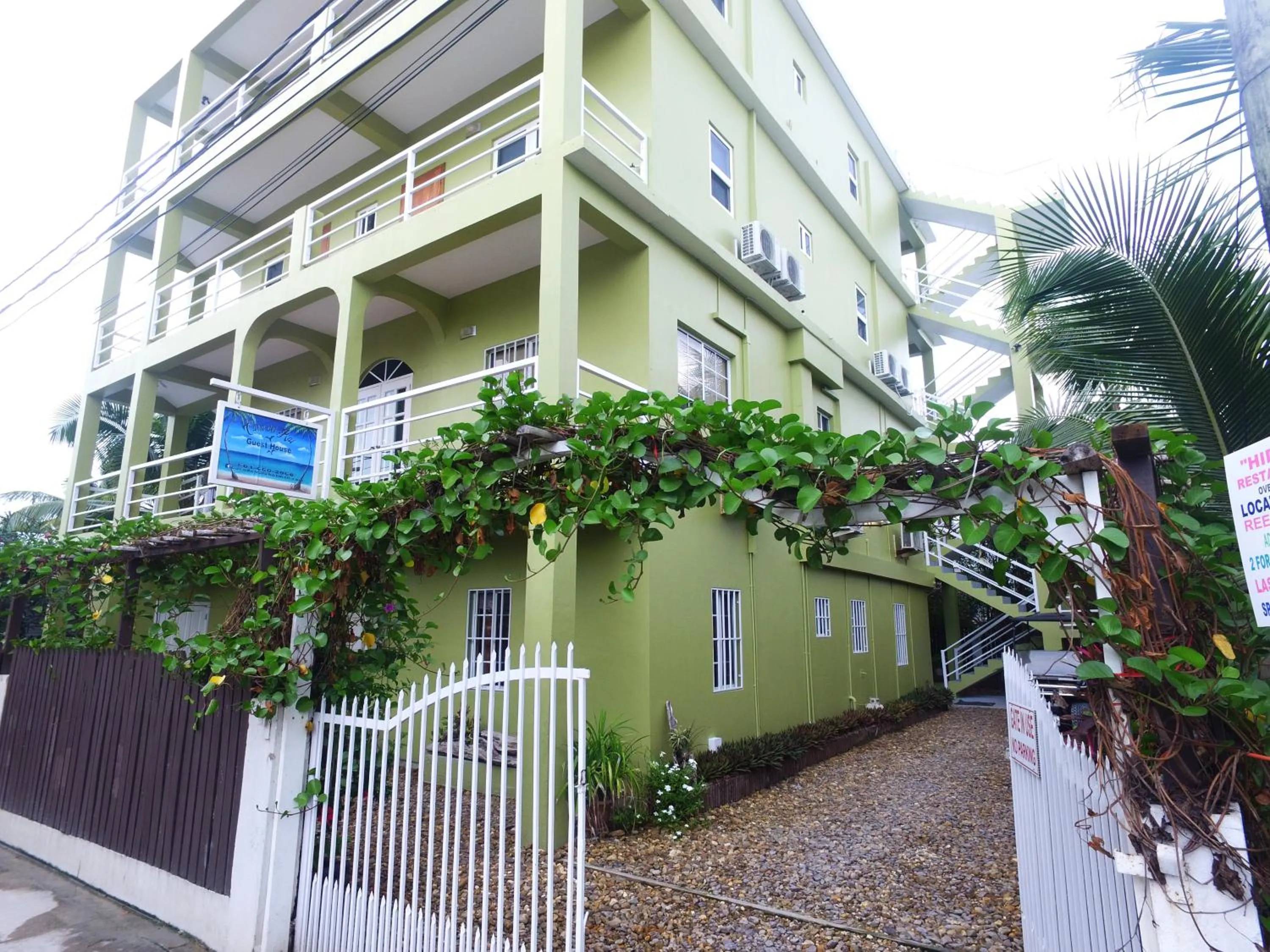 Property building in Casa del Rai