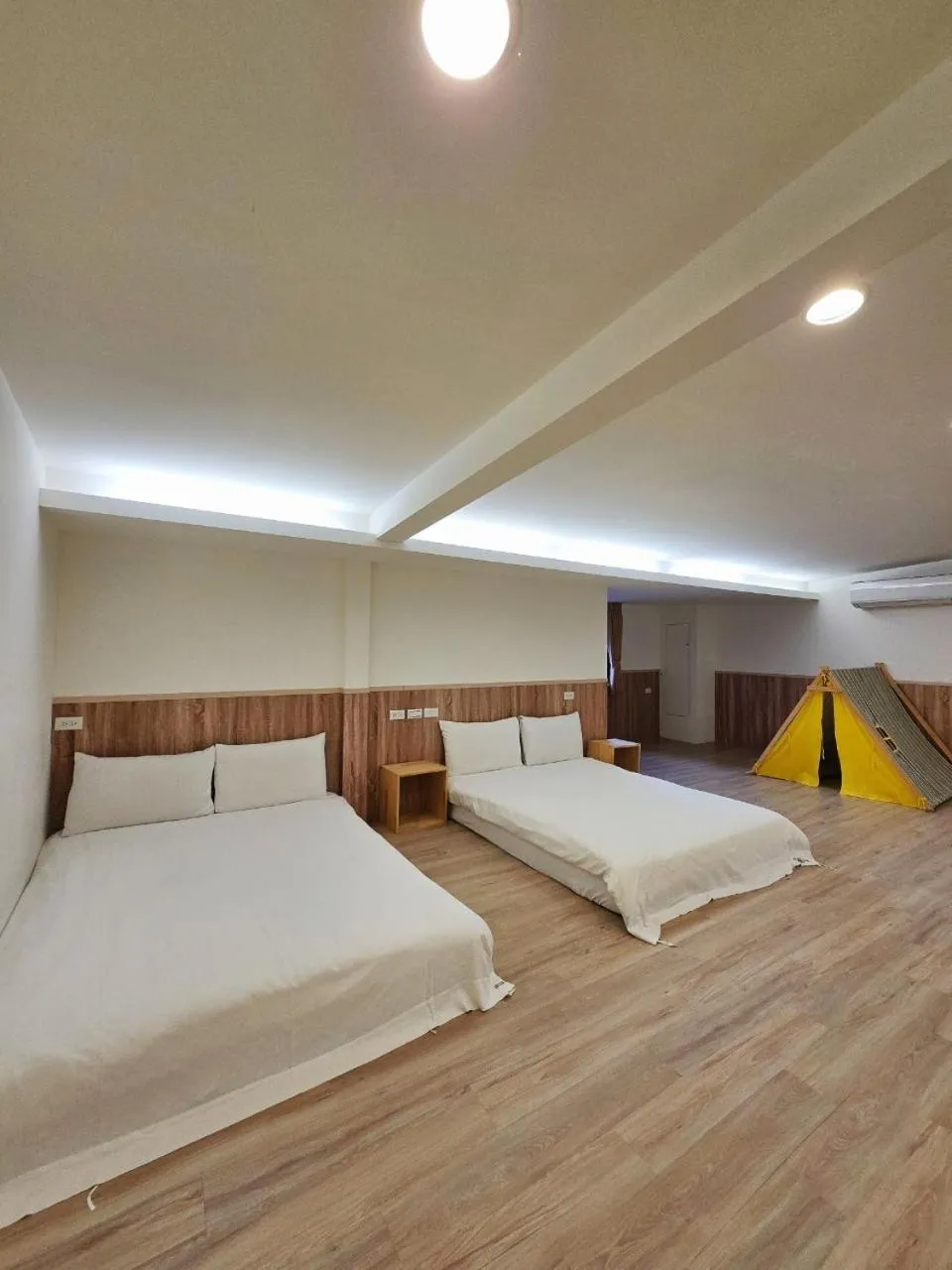 Bed in Happiness Yes Inn