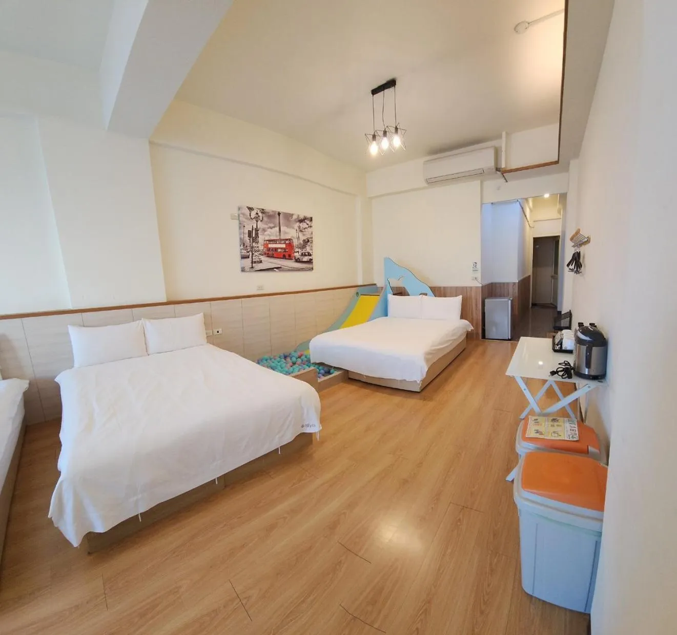 Bed in Happiness Yes Inn