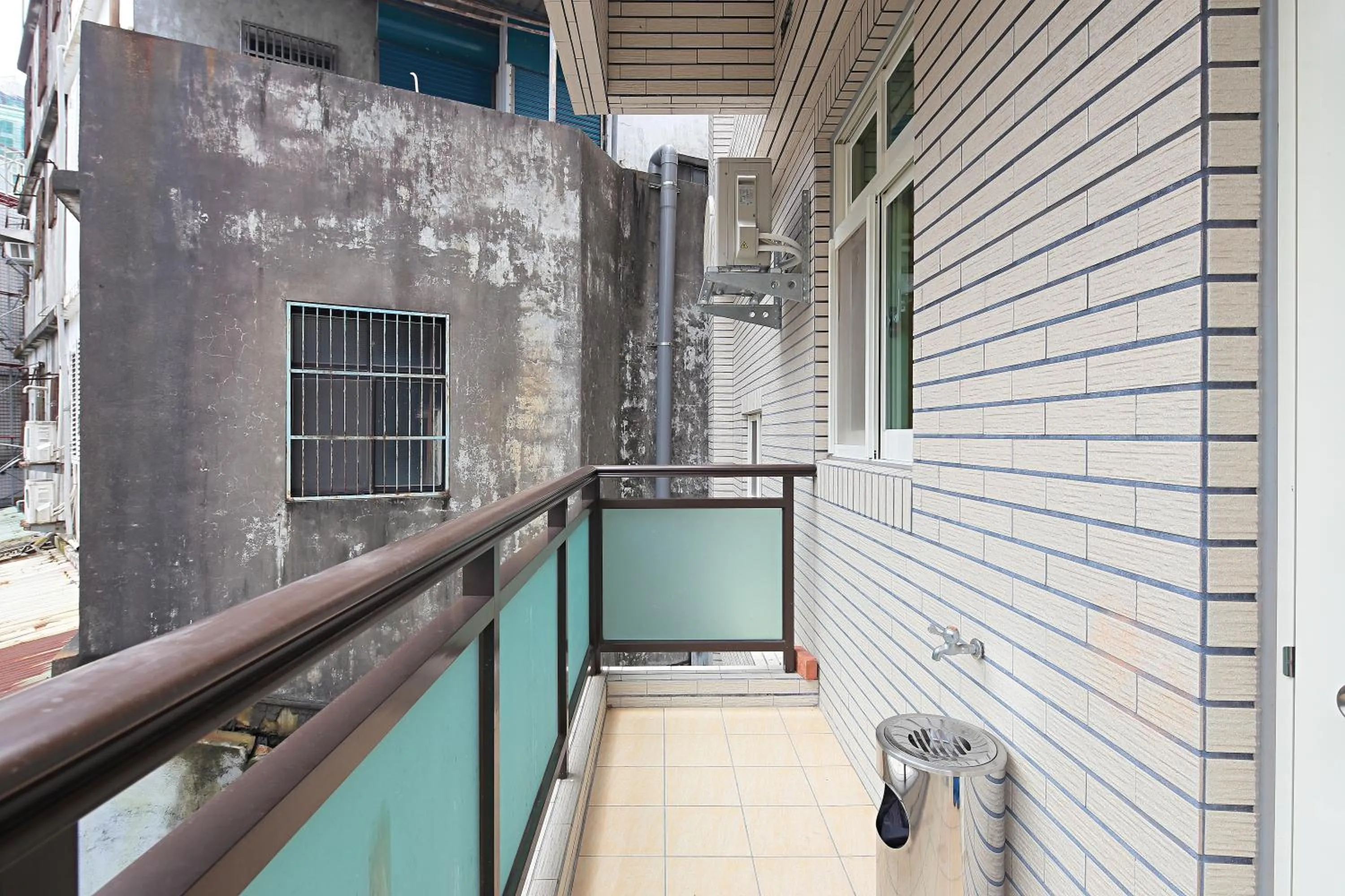 Balcony/Terrace in Happiness Yes Inn