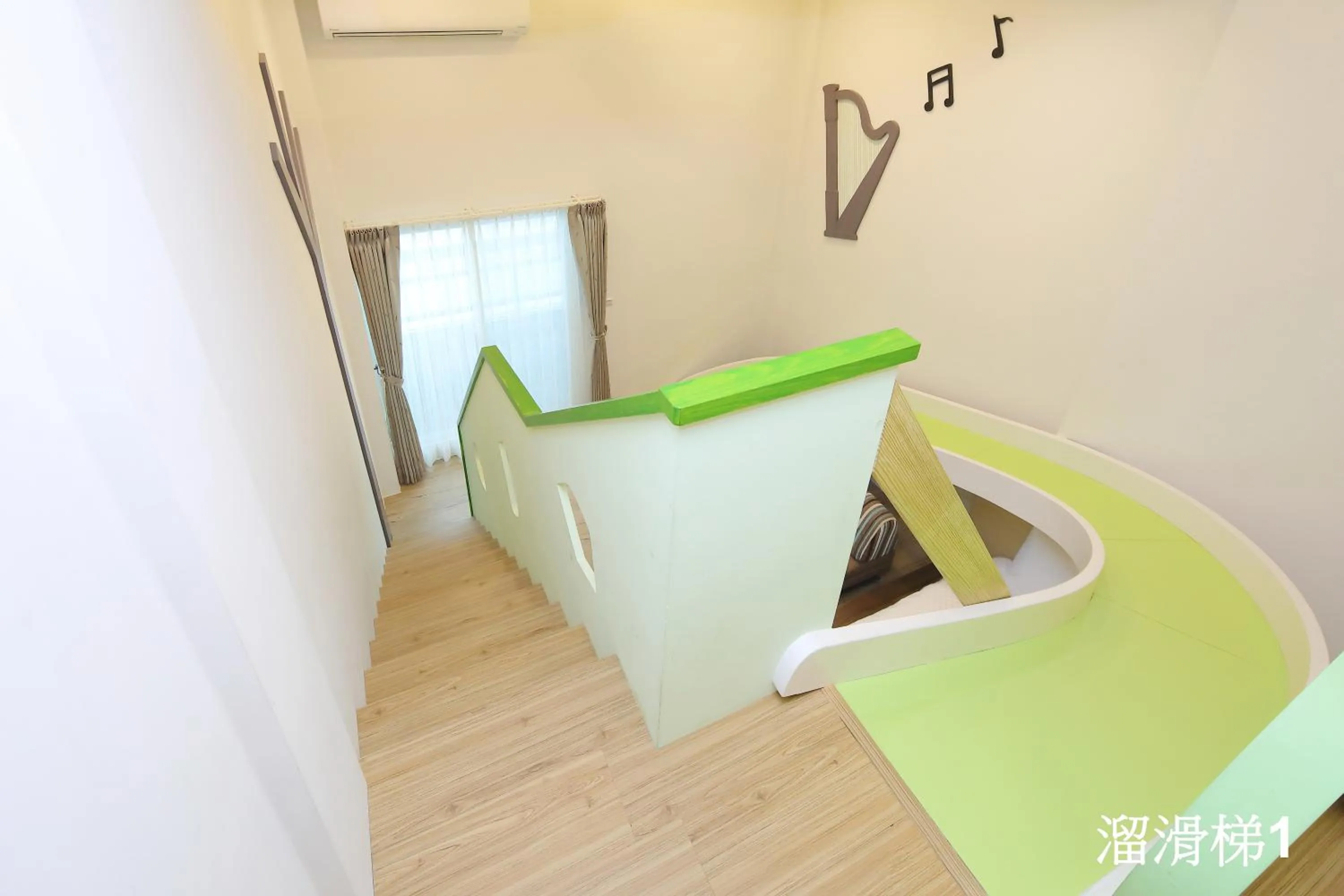 Photo of the whole room in Happiness Yes Inn