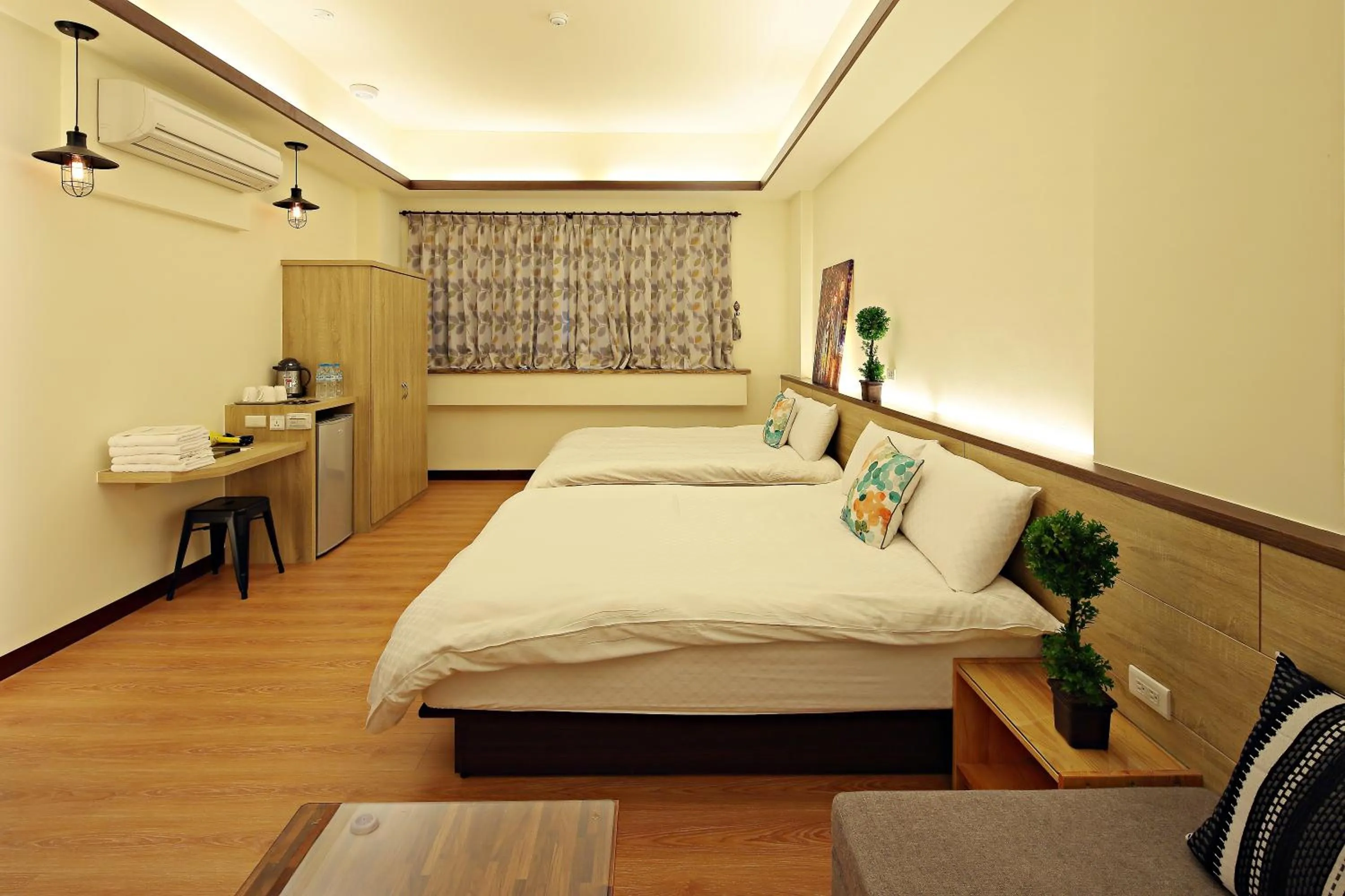 bunk bed, Bed in Happiness Yes Inn