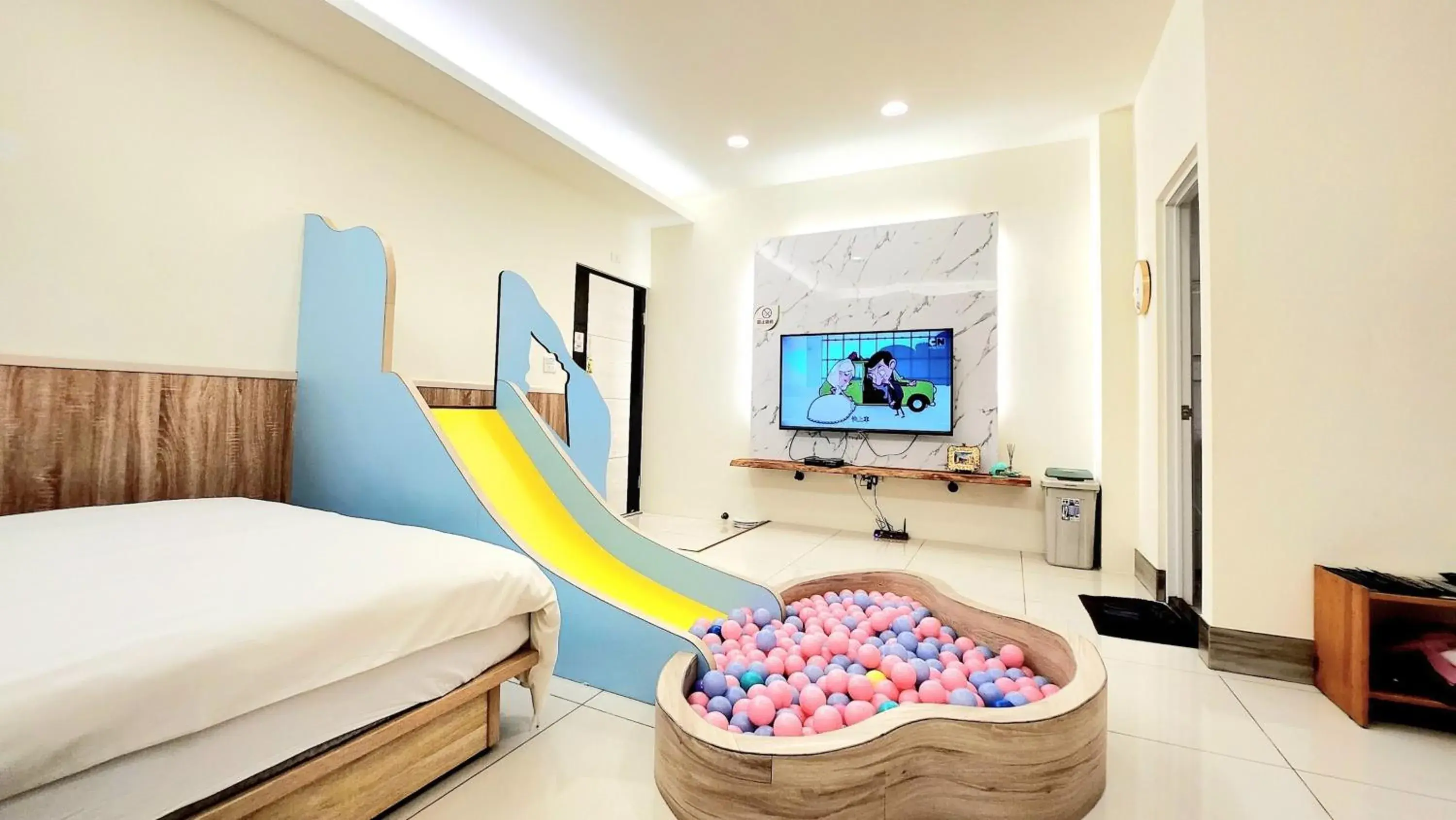 Photo of the whole room, Bed in Happiness Yes Inn Photo of the whole room, Bed in Happiness Yes Inn