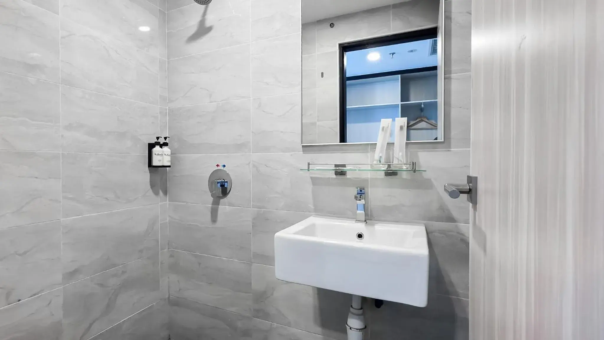 Bathroom in Amansari Hotel Nusajaya Bathroom in Amansari Hotel Nusajaya