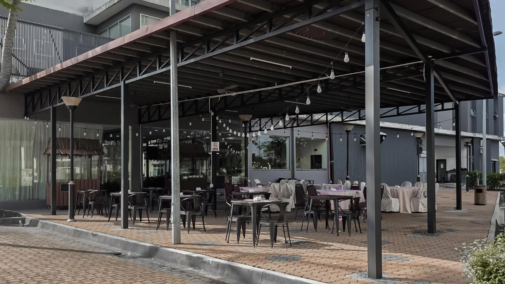 Restaurant/places to eat in Amansari Hotel Nusajaya