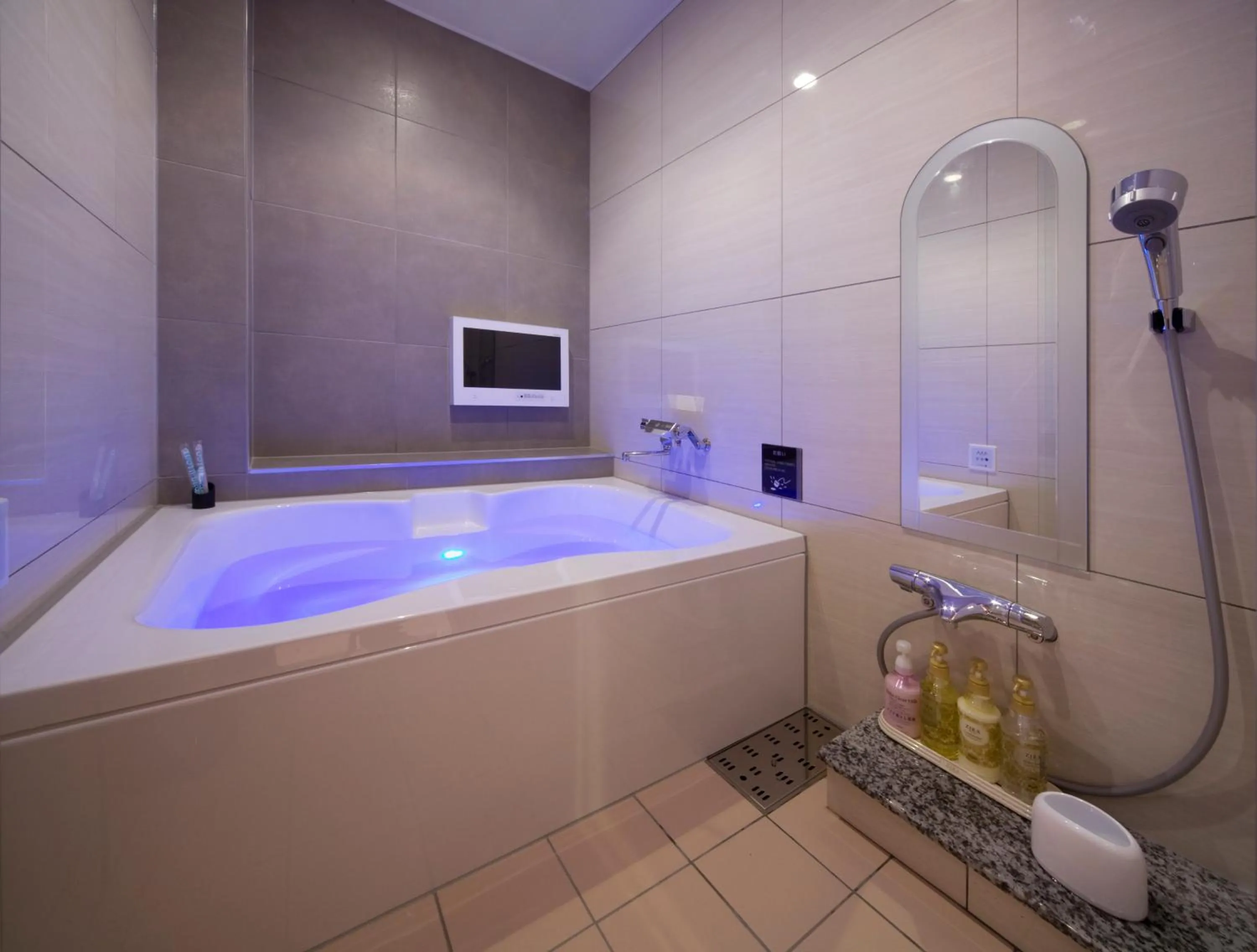 Photo of the whole room in JEWEL HOTEL LUXURY MODERN (Adult Only)