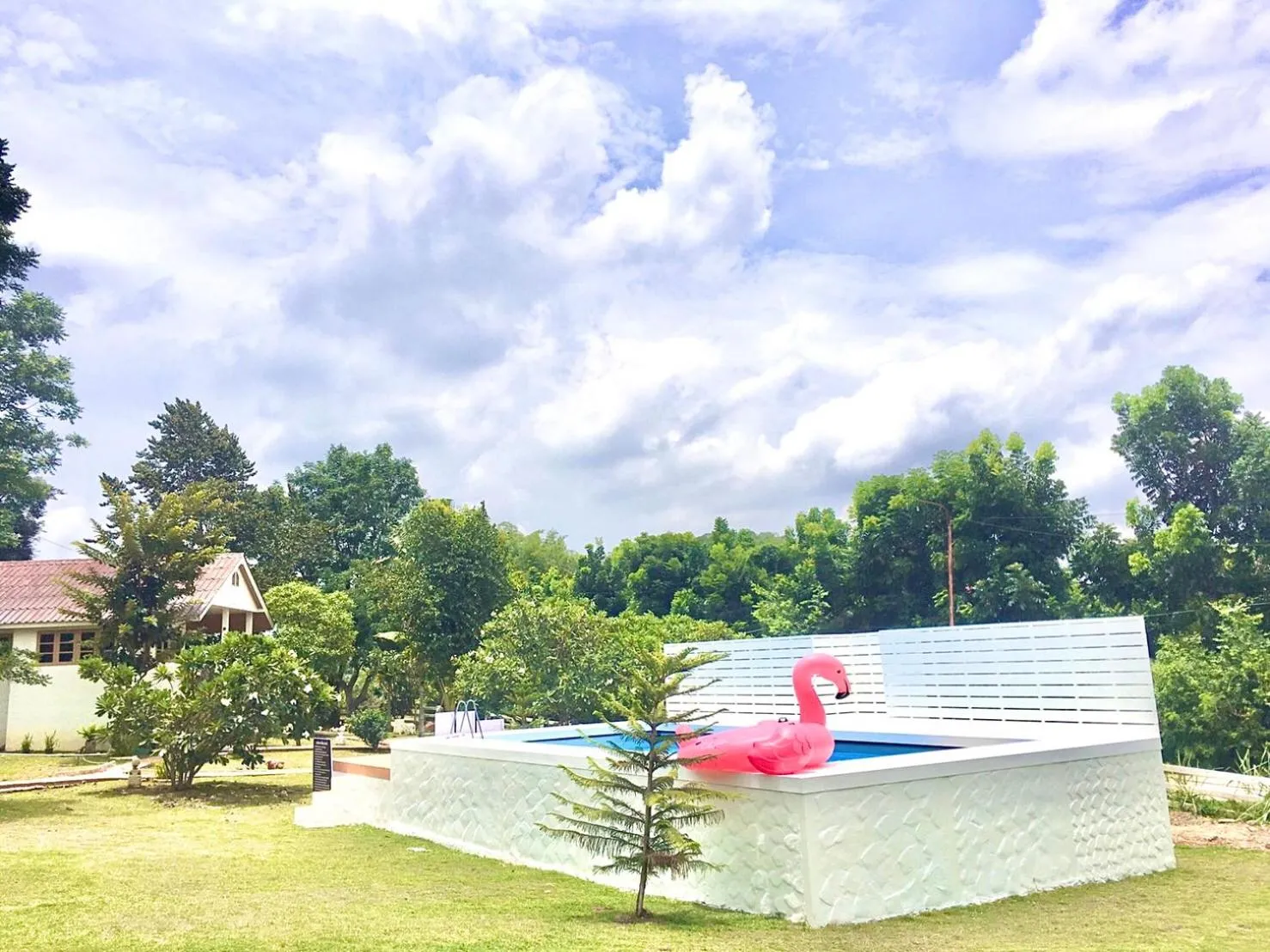 Swimming pool in Baan Suan Rojjana