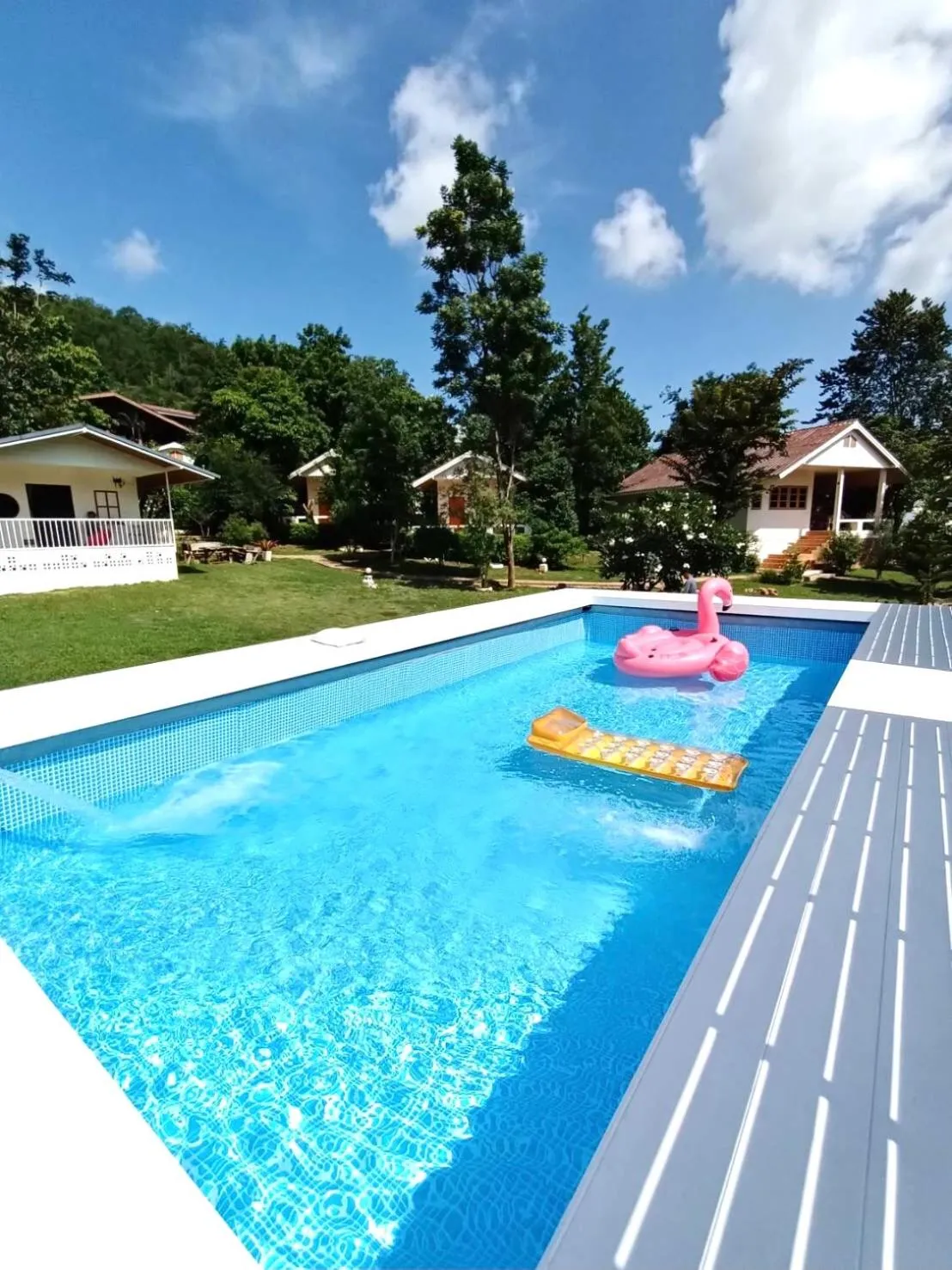 Swimming pool in Baan Suan Rojjana