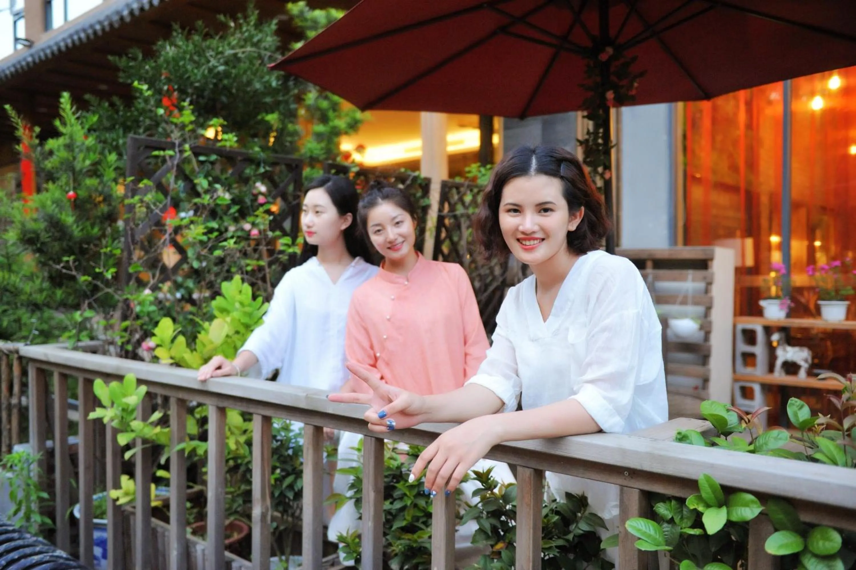 Garden in Ancient Street No.5 Youth Chic Hotel