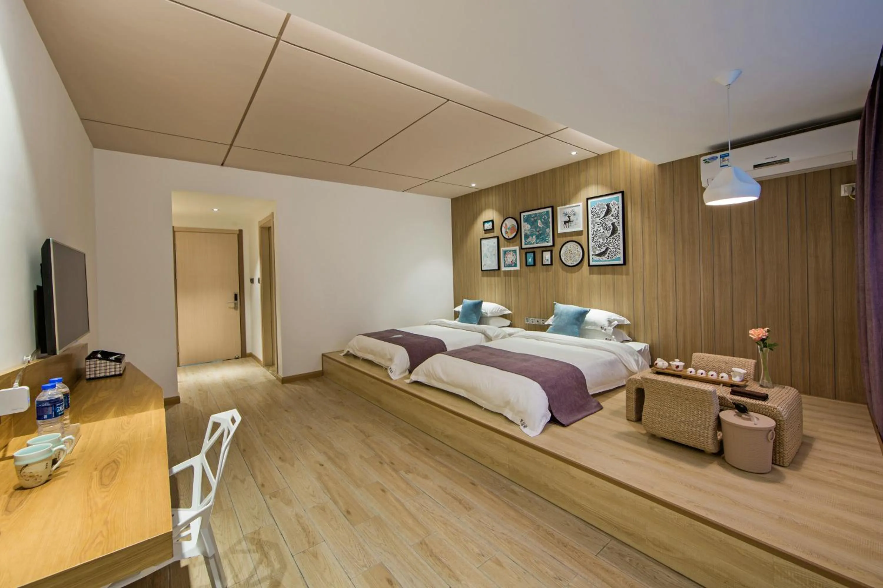 Photo of the whole room, Bed in Ancient Street No.5 Youth Chic Hotel