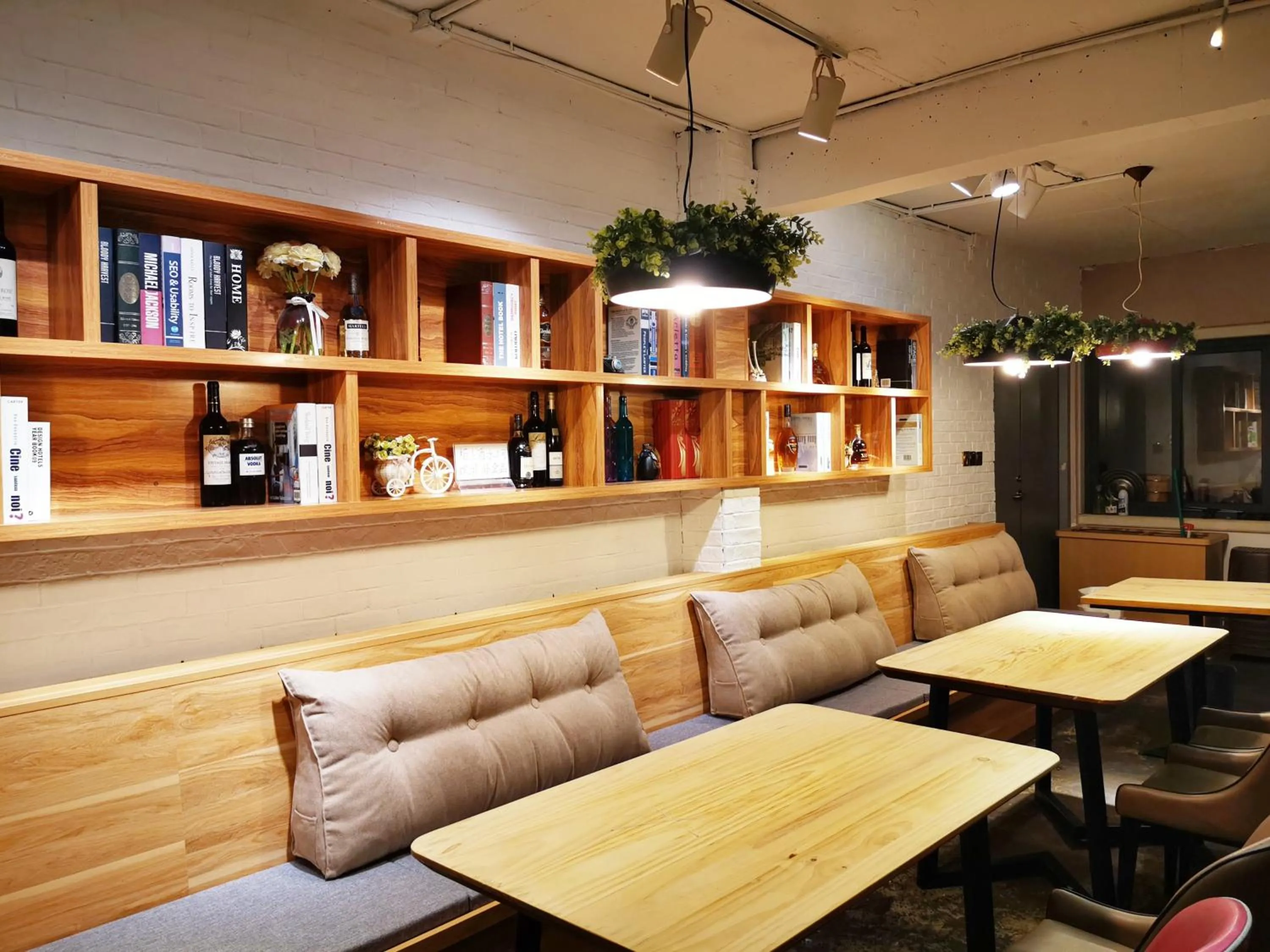 Restaurant/places to eat in Ancient Street No.5 Youth Chic Hotel