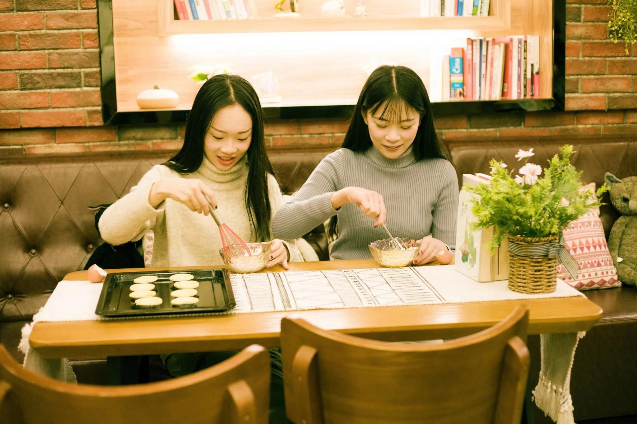 Evening entertainment in Ancient Street No.5 Youth Chic Hotel