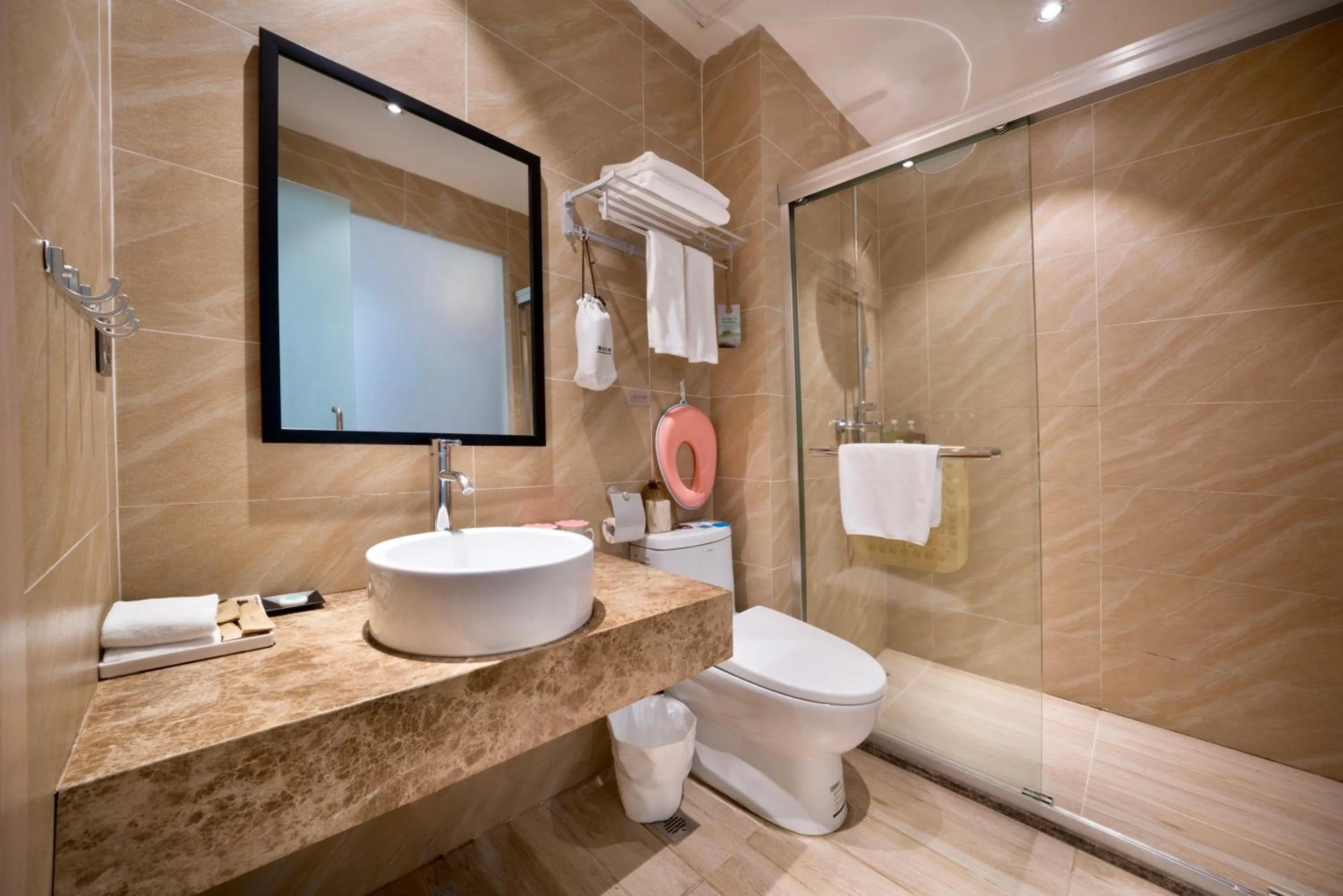 Ancient Street No.5 Youth Chic Hotel