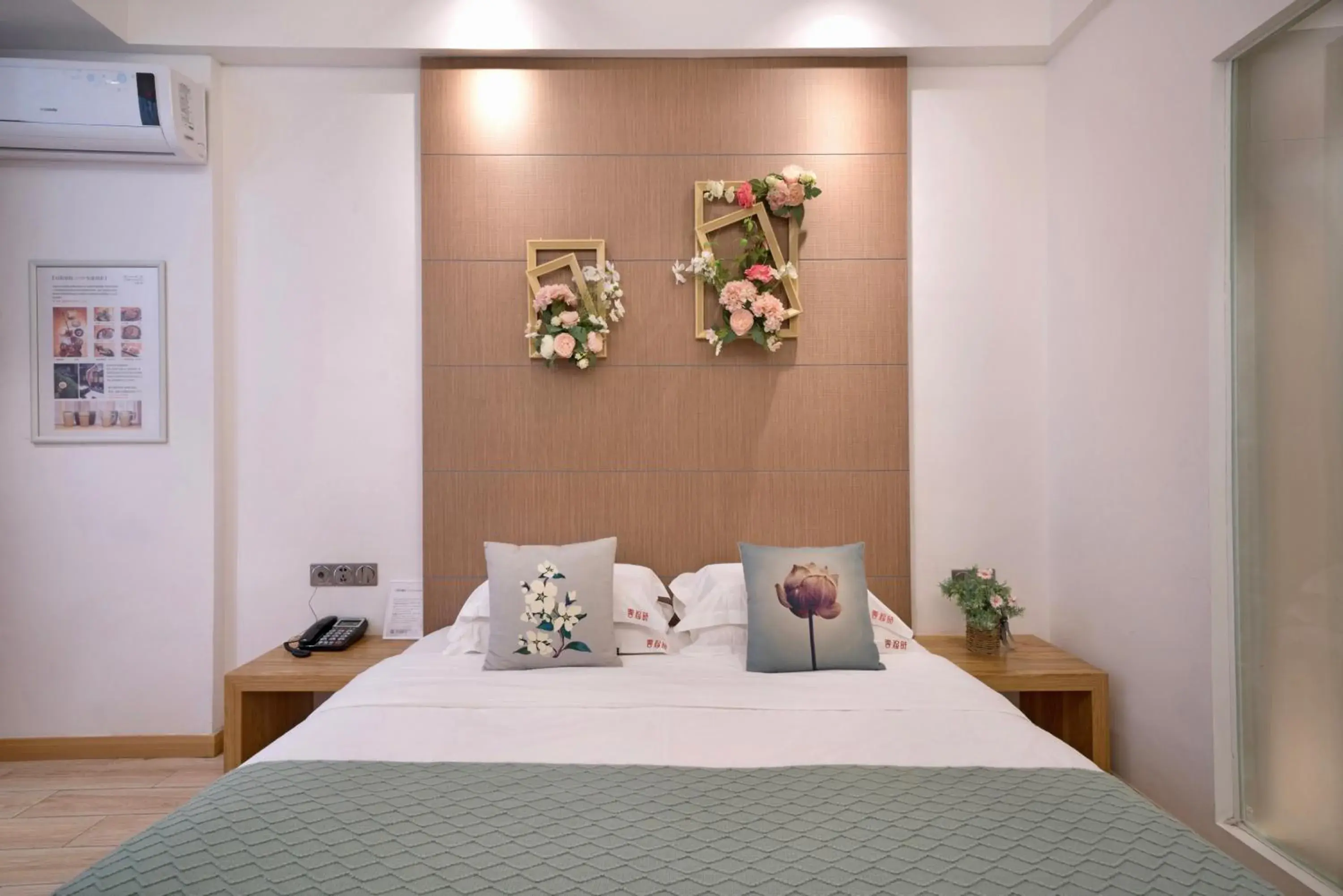 Double Room in Ancient Street No.5 Youth Chic Hotel Double Room in Ancient Street No.5 Youth Chic Hotel