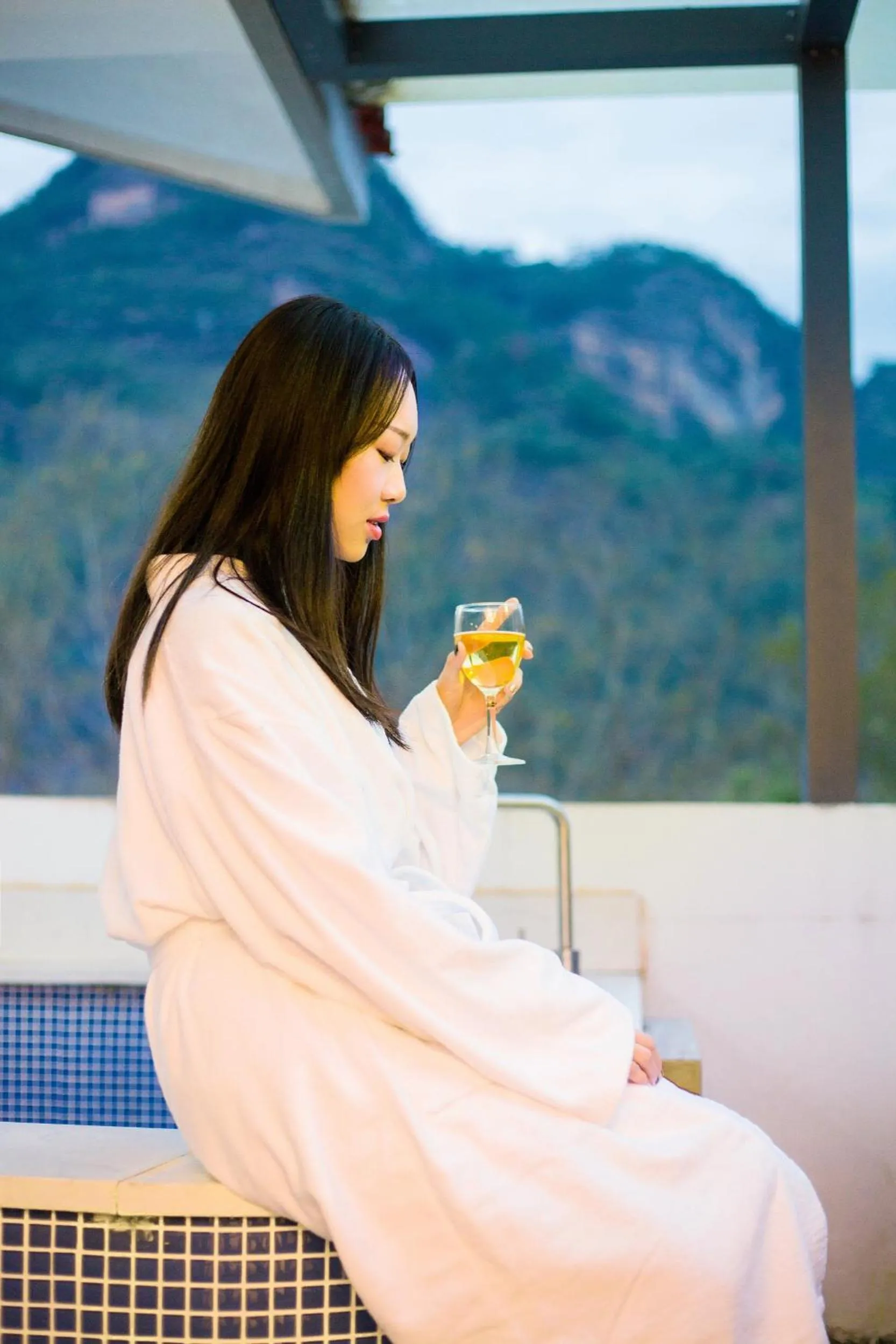 Mountain view in Ancient Street No.5 Youth Chic Hotel