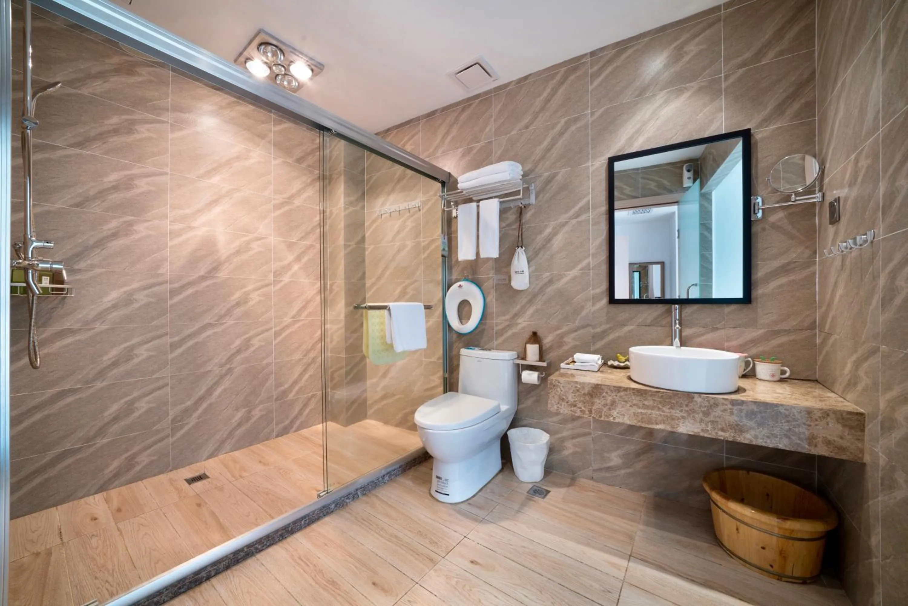 Toilet in Ancient Street No.5 Youth Chic Hotel