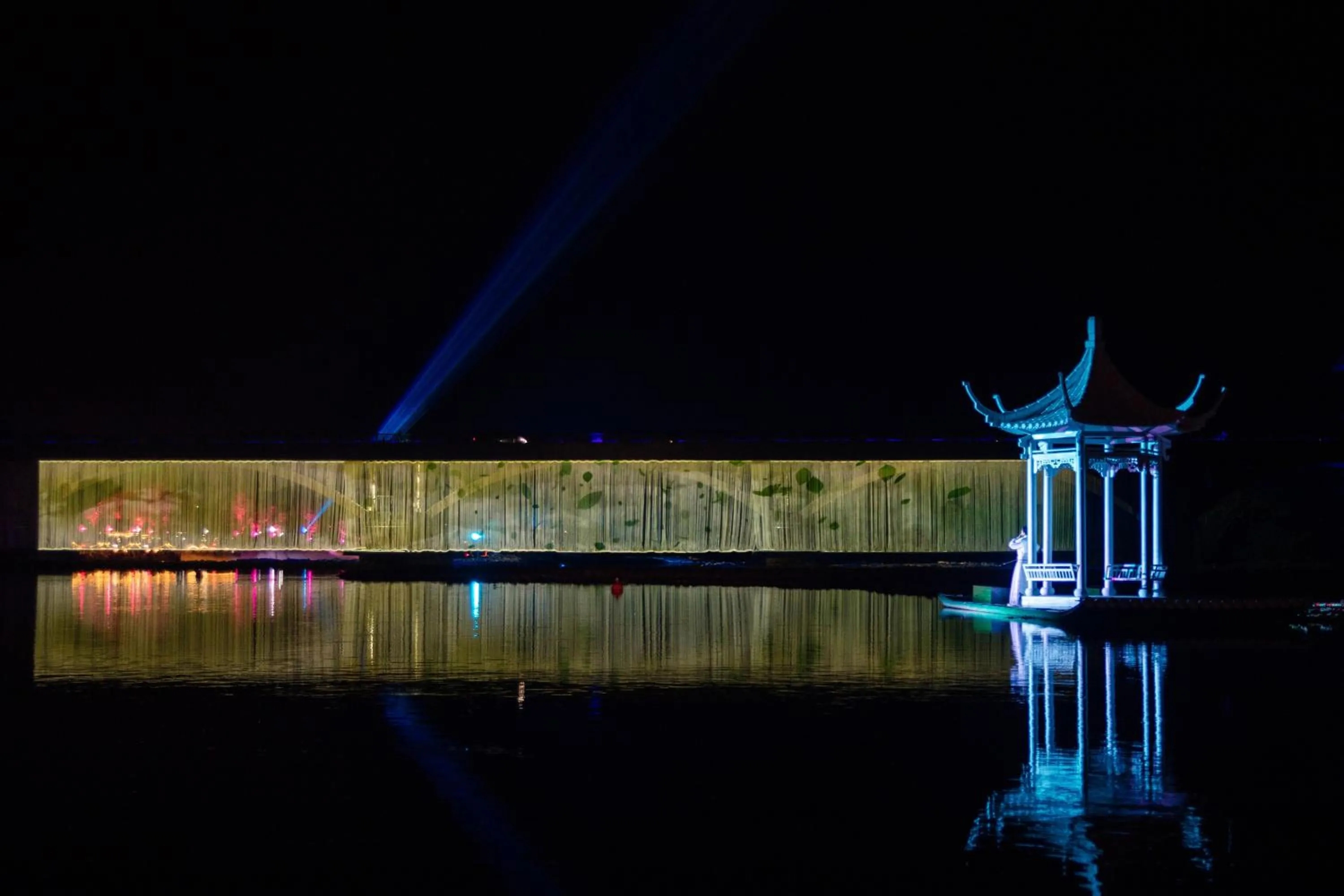 Night in Ancient Street No.5 Youth Chic Hotel