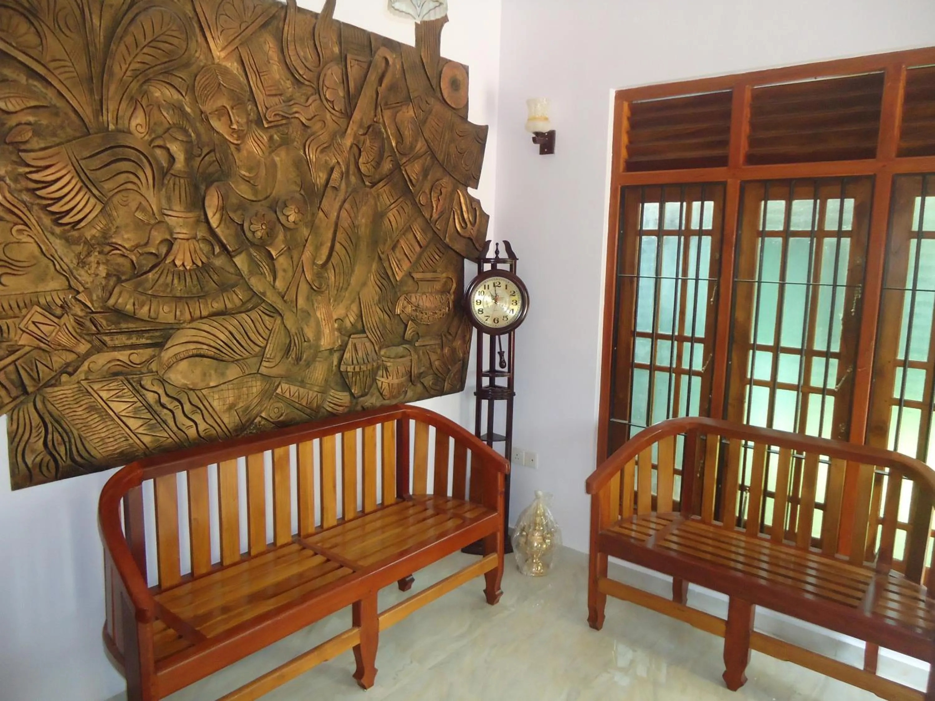 Communal lounge/ TV room in The Cool Nest Yala Hotel