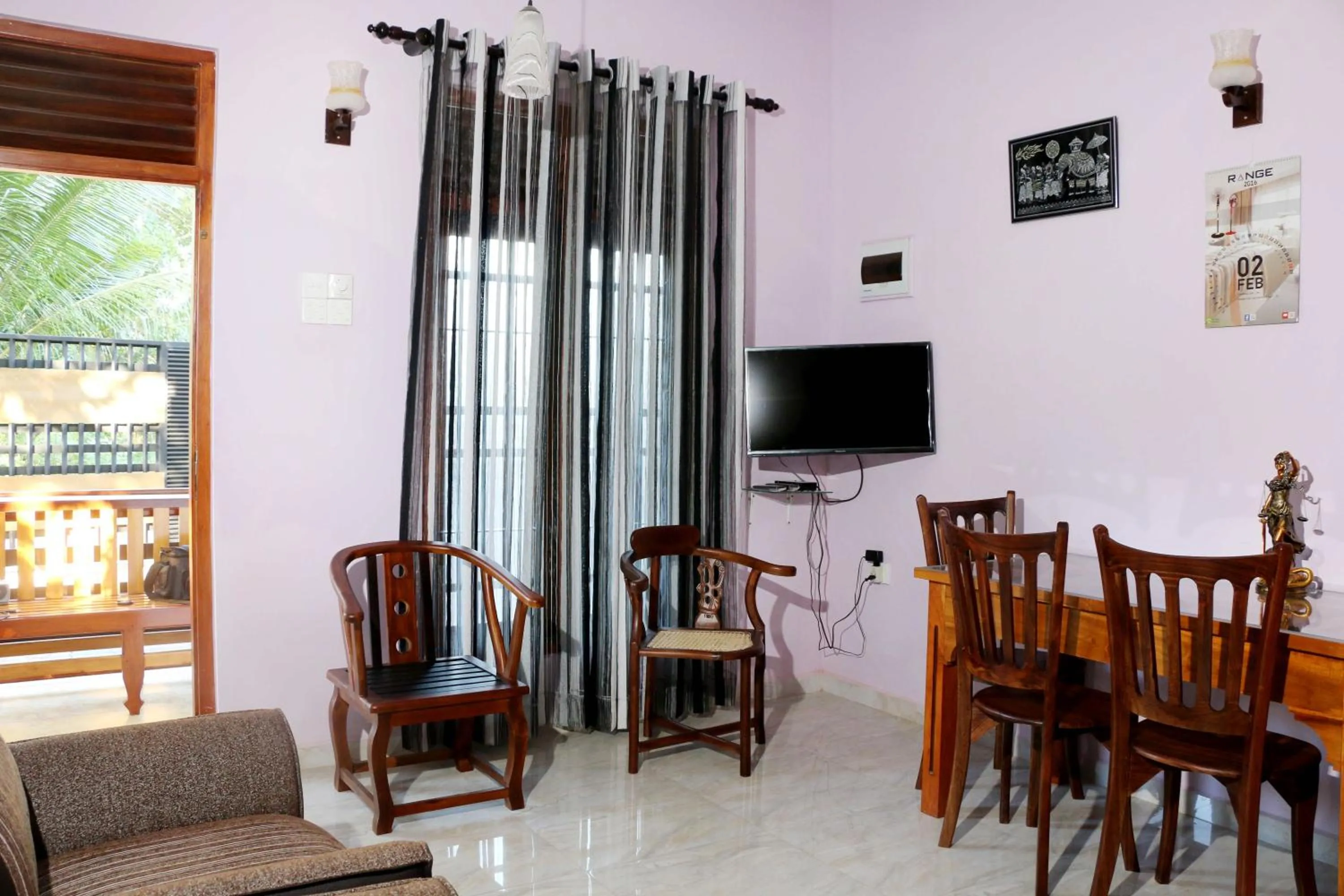 Communal lounge/ TV room in The Cool Nest Yala Hotel