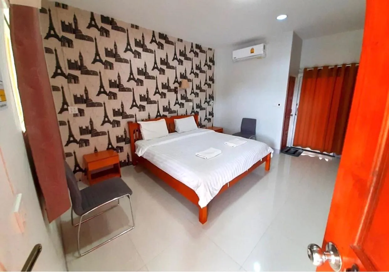Bed in Pantip Residence