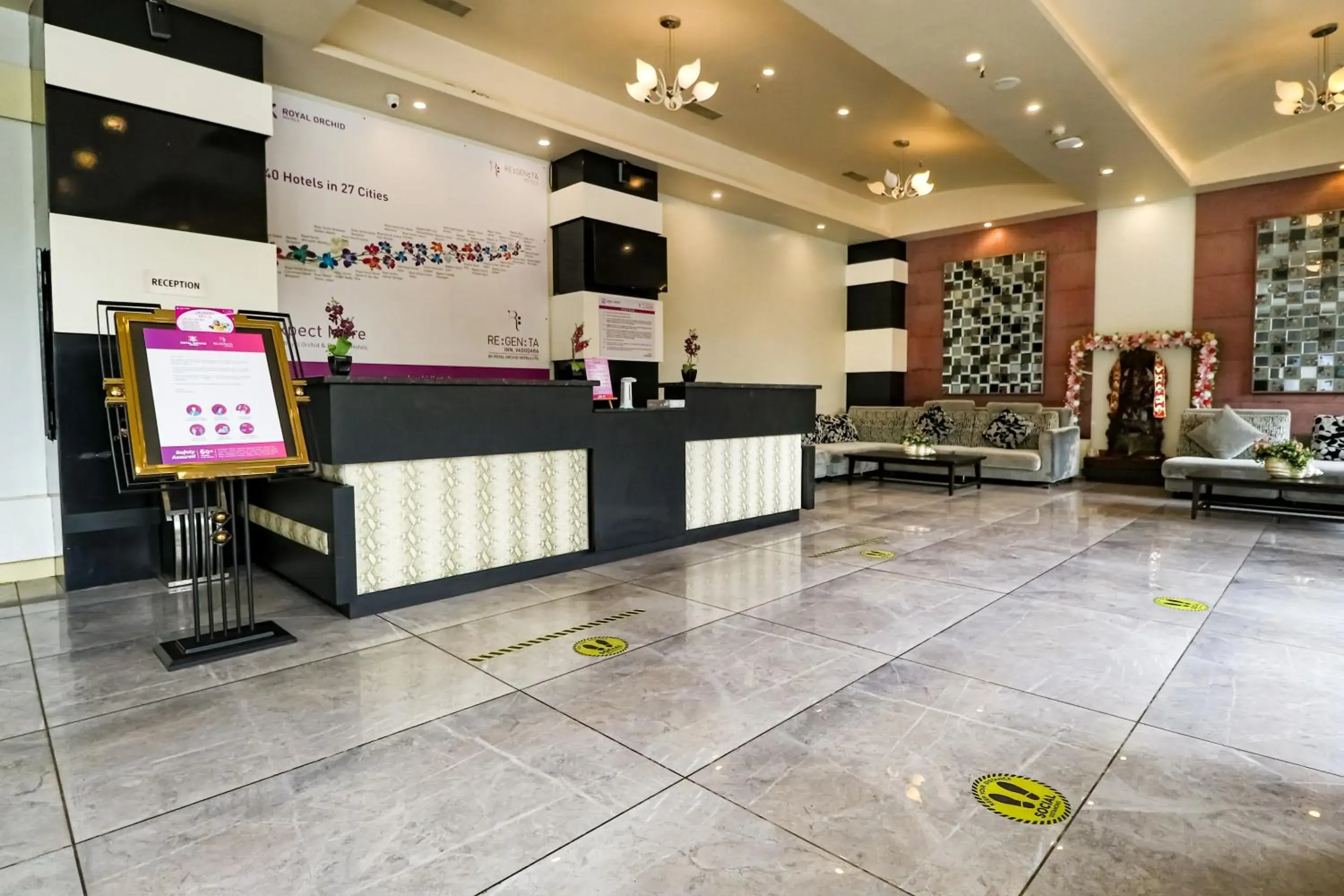 Lobby or reception in Regenta Inn Vadodara, 500m from Railway Station Lobby or reception in Regenta Inn Vadodara, 500m from Railway Station
