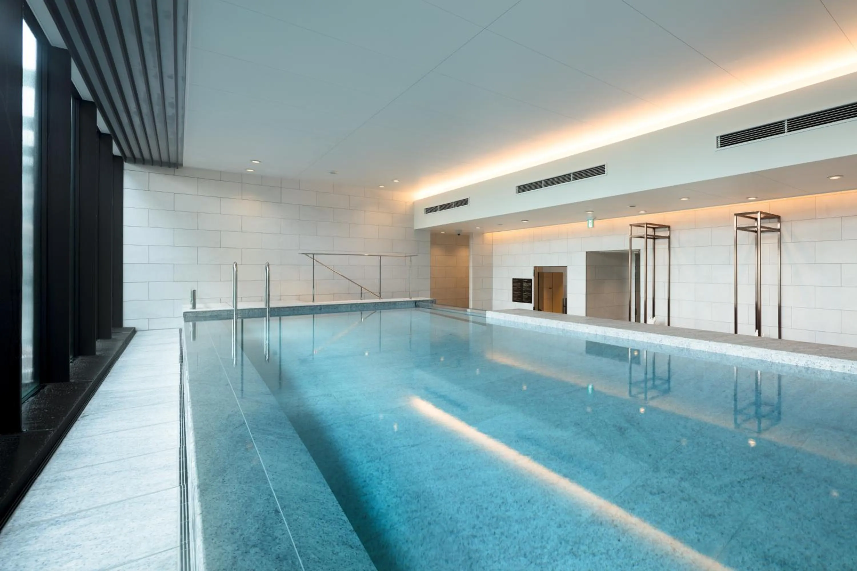 Swimming pool in Ascott Marunouchi Tokyo