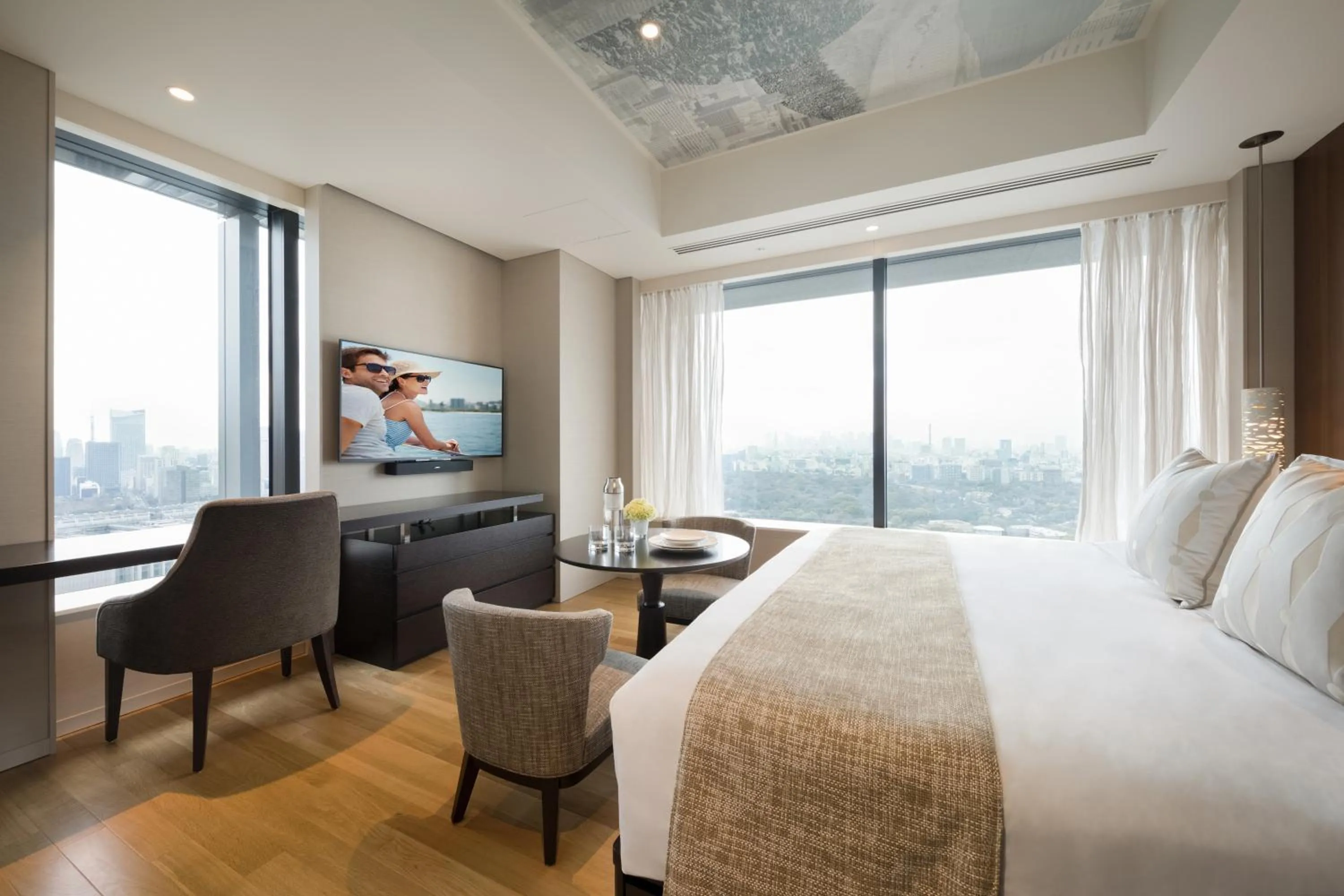 Living room, Bed in Ascott Marunouchi Tokyo