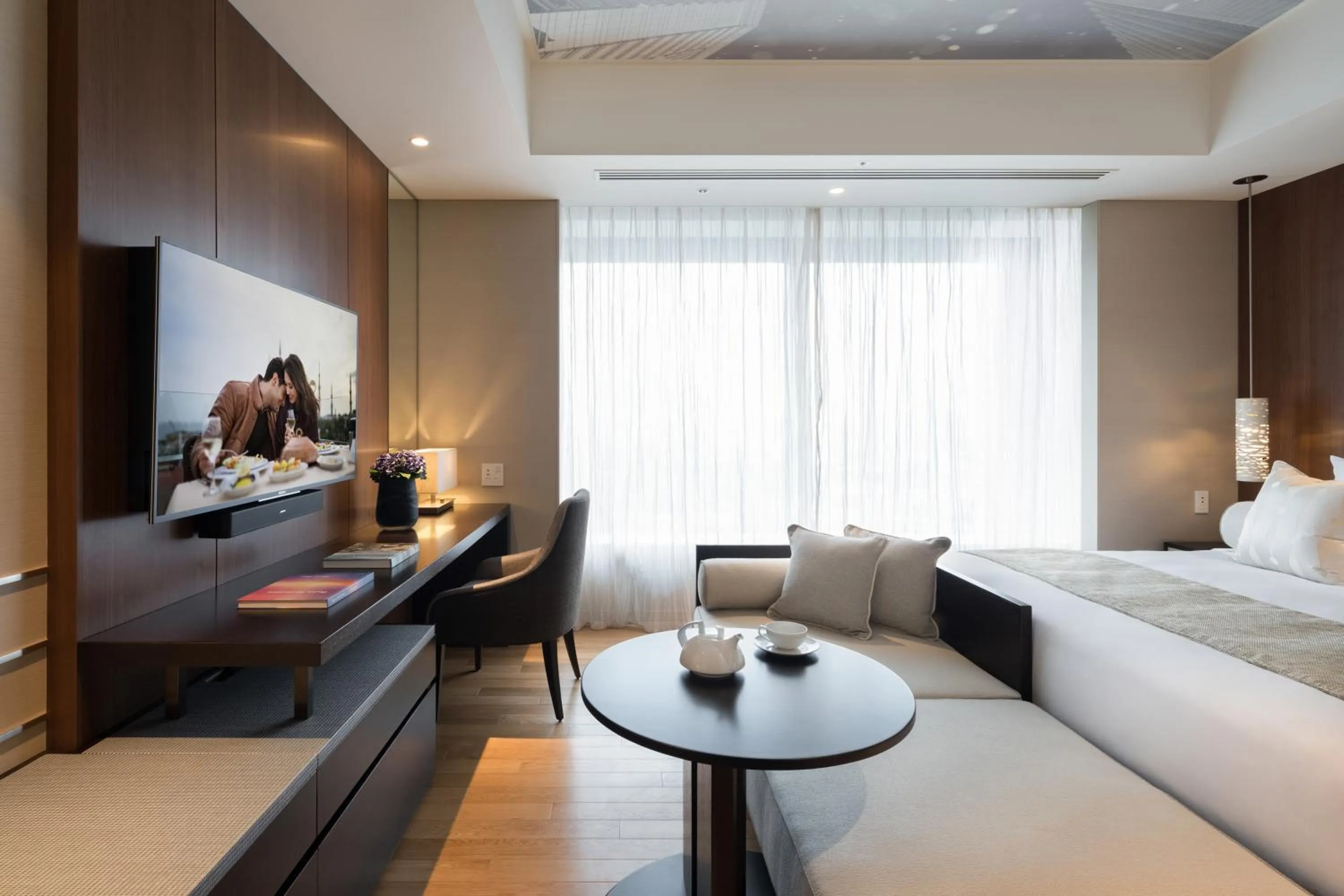 Bedroom, Bed in Ascott Marunouchi Tokyo